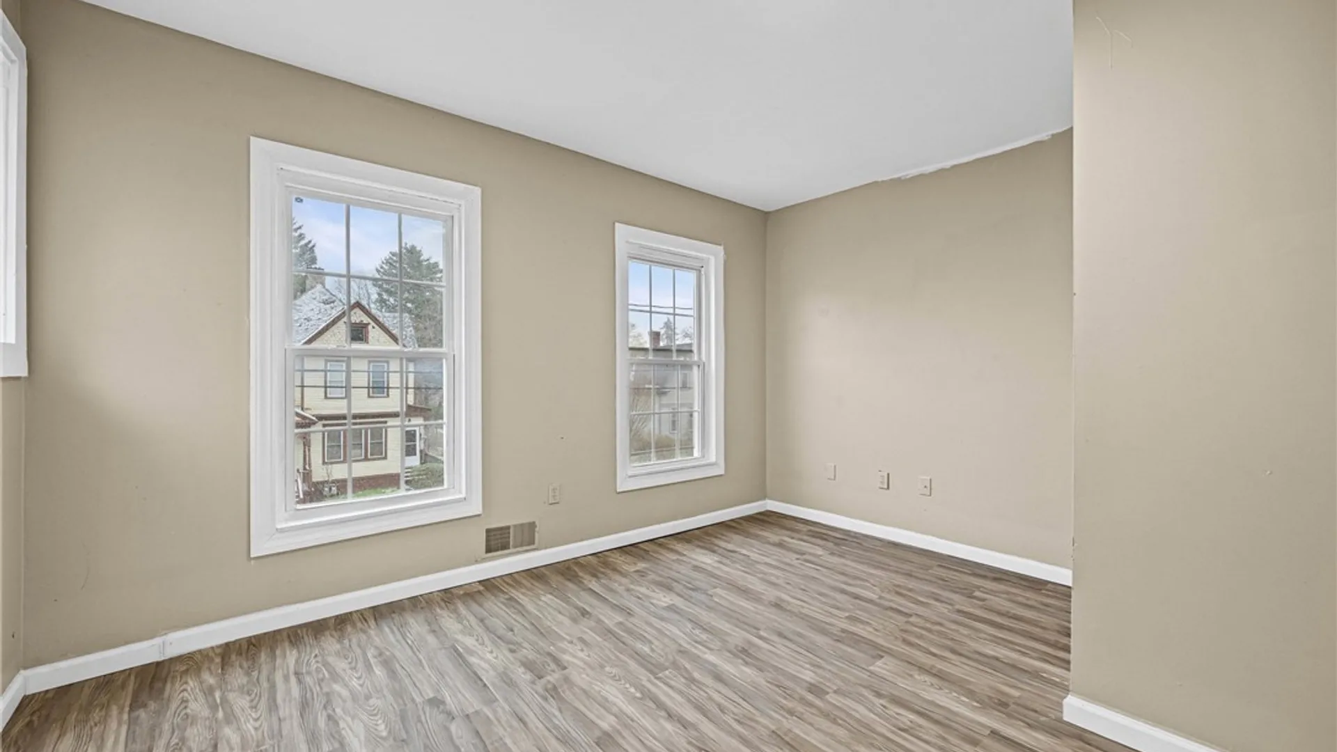 Property at 33 Laforce Street, Rochester, NY 14621 19