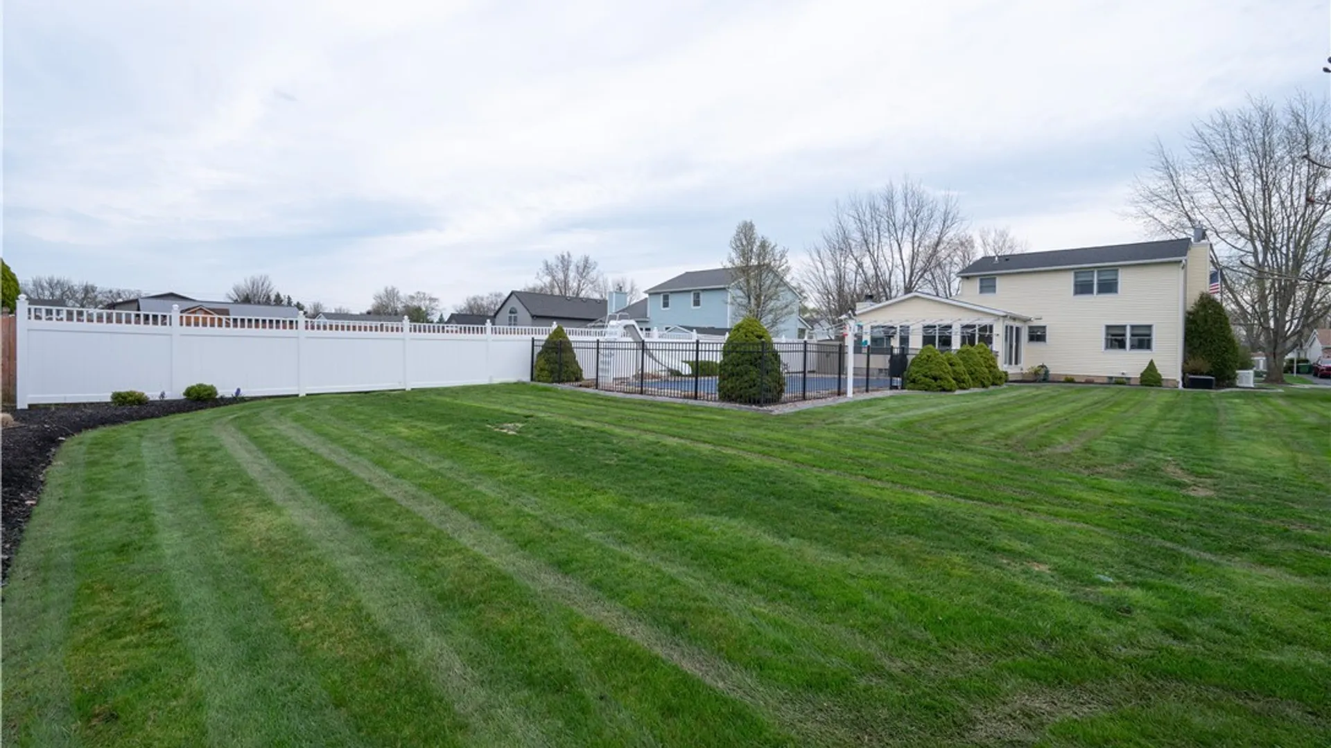 Property at 7182 Winbert Drive, Wheatfield, NY 14120 46