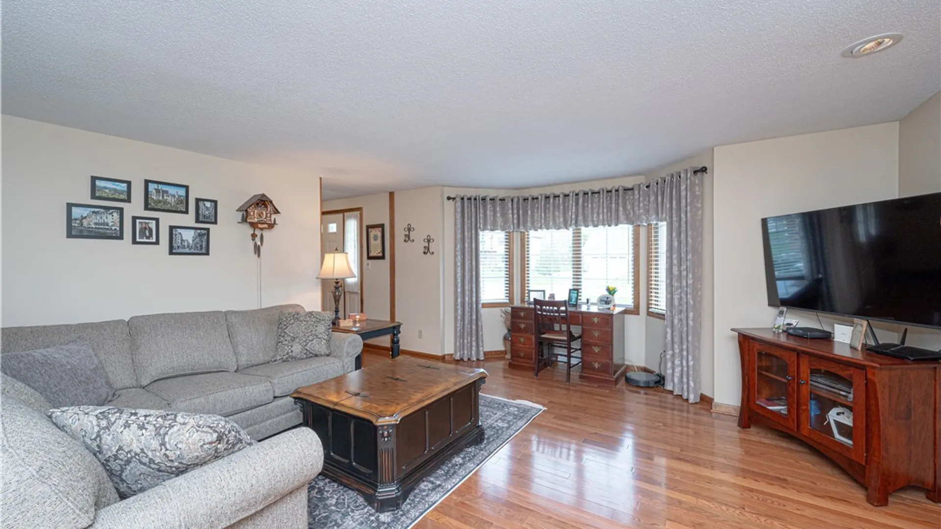 Property at 7182 Winbert Drive, Wheatfield, NY 14120 6