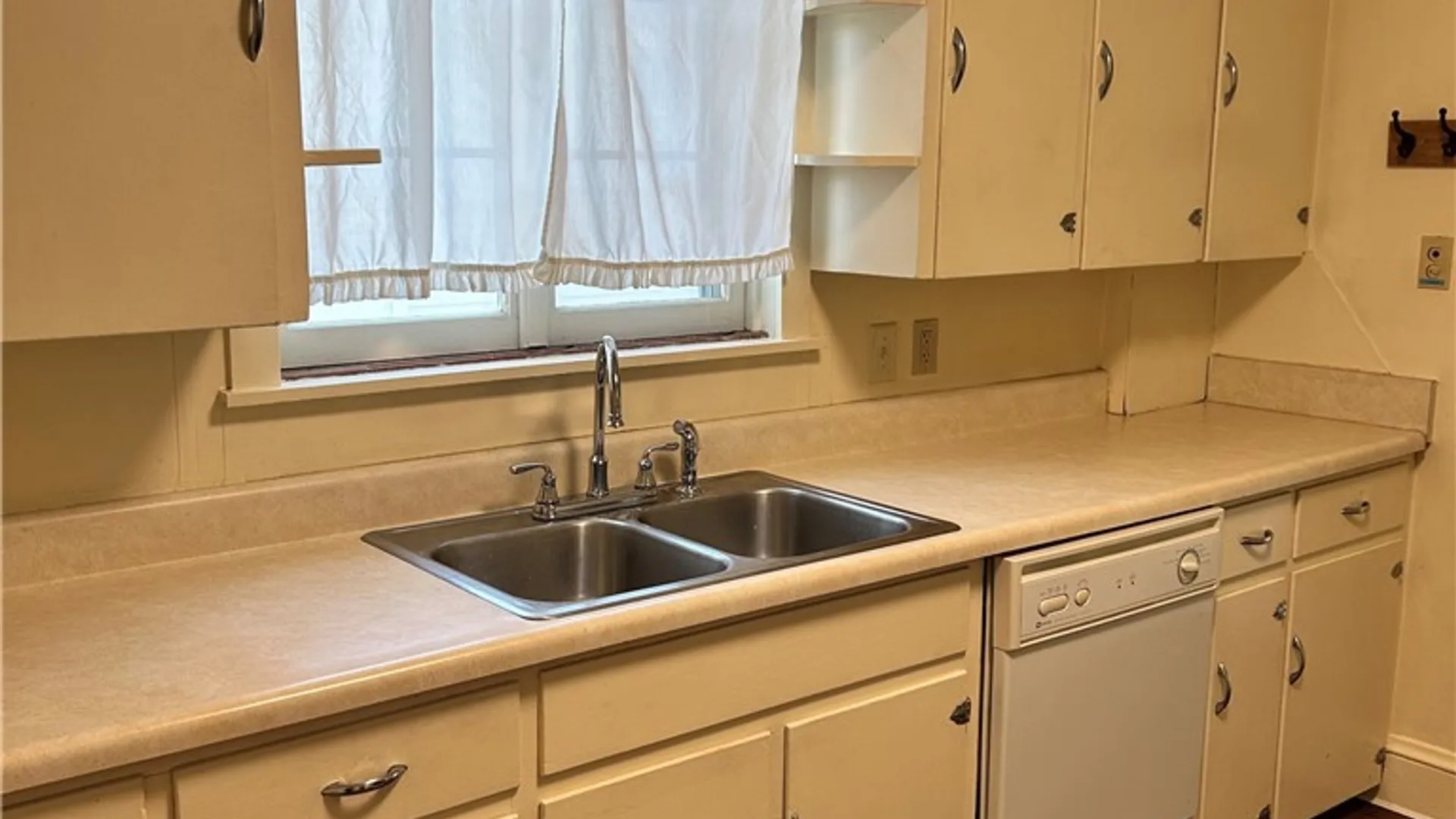 Property at 970 Scio Street, Elmira City, NY 14901 4