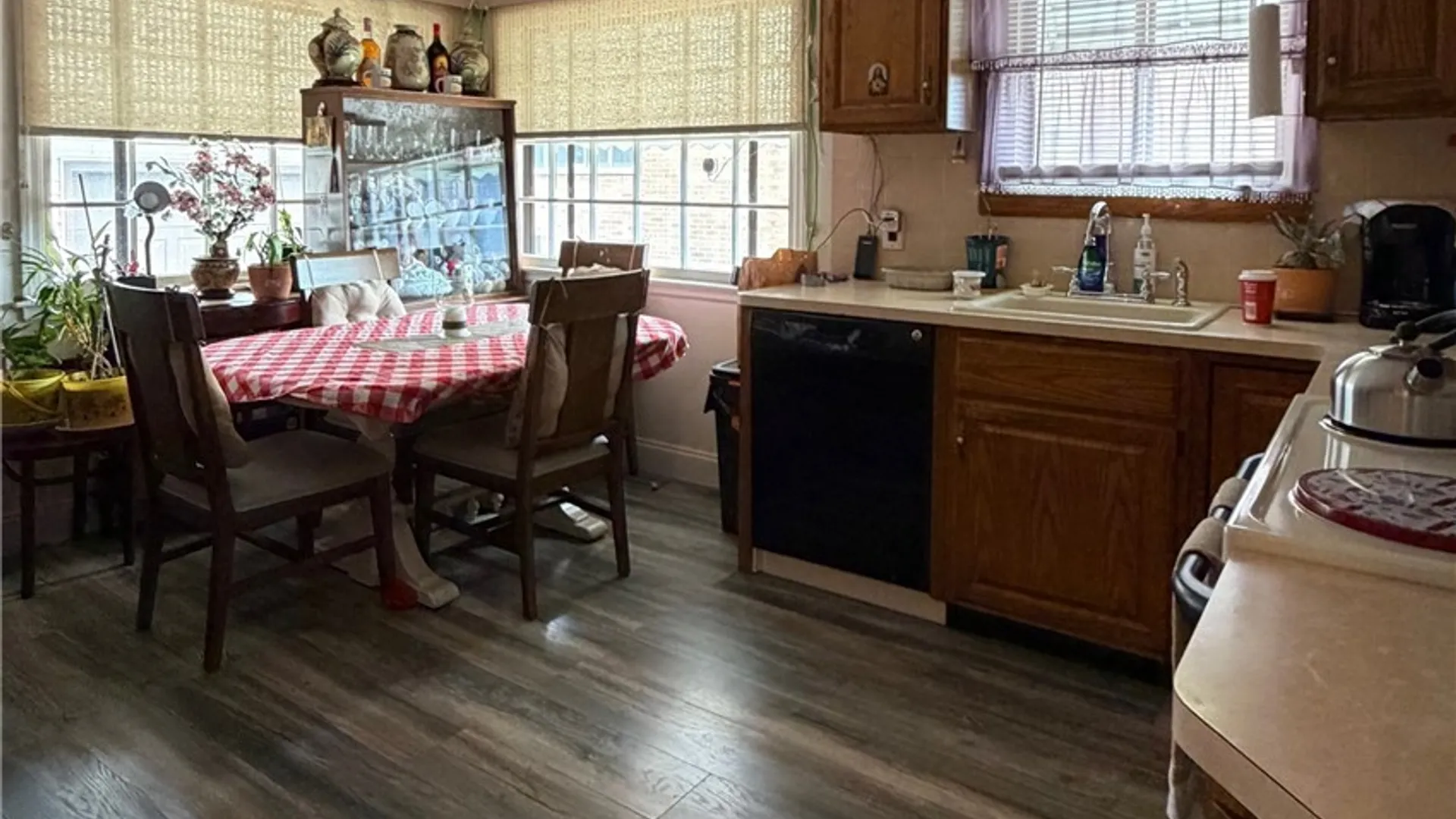 Property at 1915 Hyde Park Boulevard, Niagara Falls, NY 14305 9