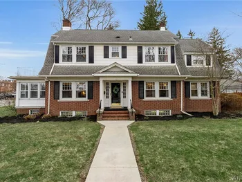 Property at 7 Harvard Place, Orchard Park, NY 14127