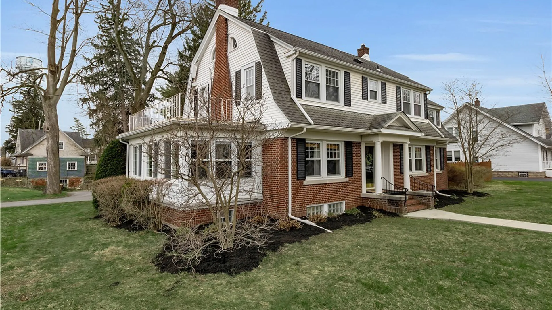 Property at 7 Harvard Place, Orchard Park, NY 14127 3