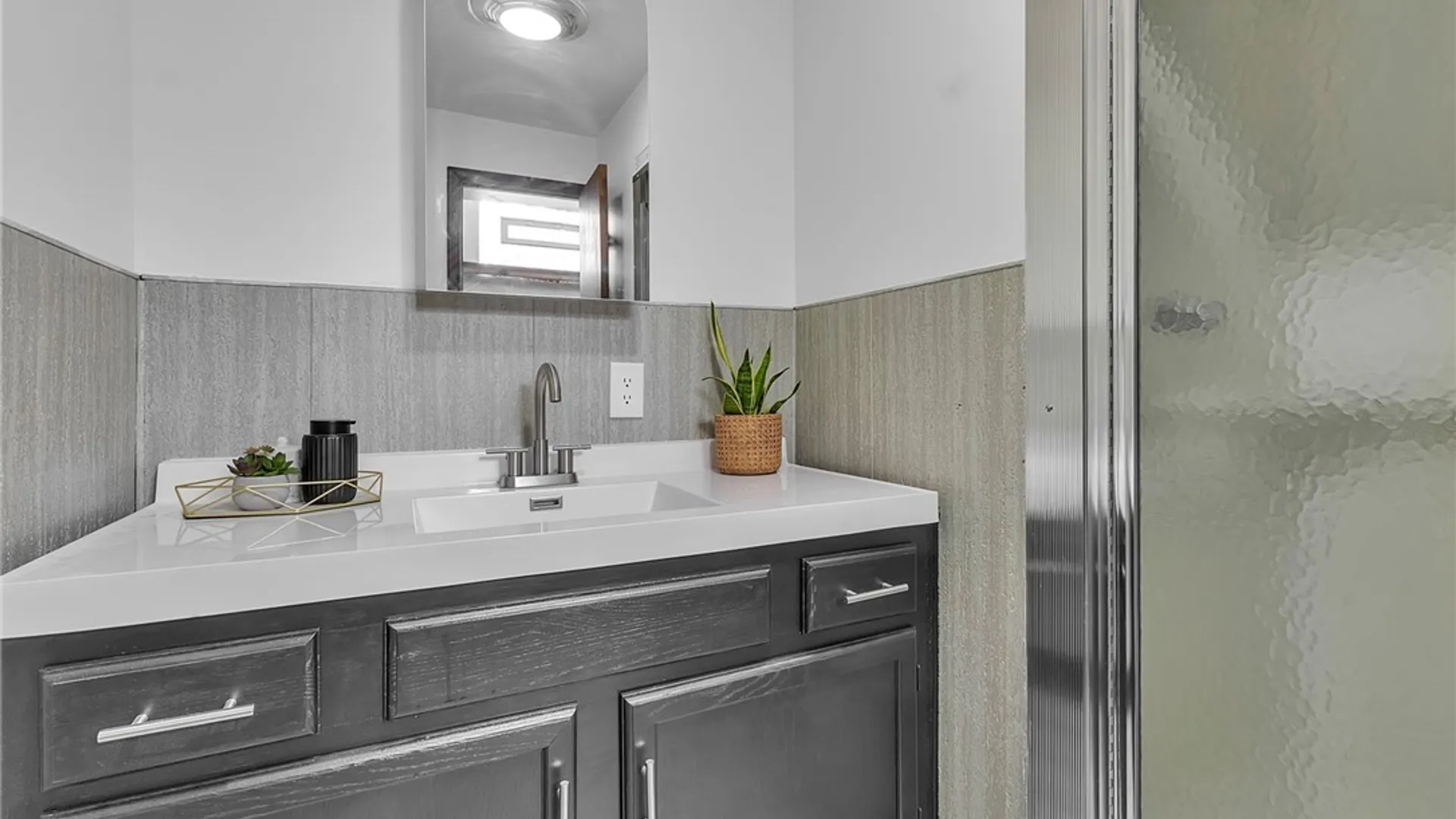 Property at 7 Harvard Place, Orchard Park, NY 14127 43