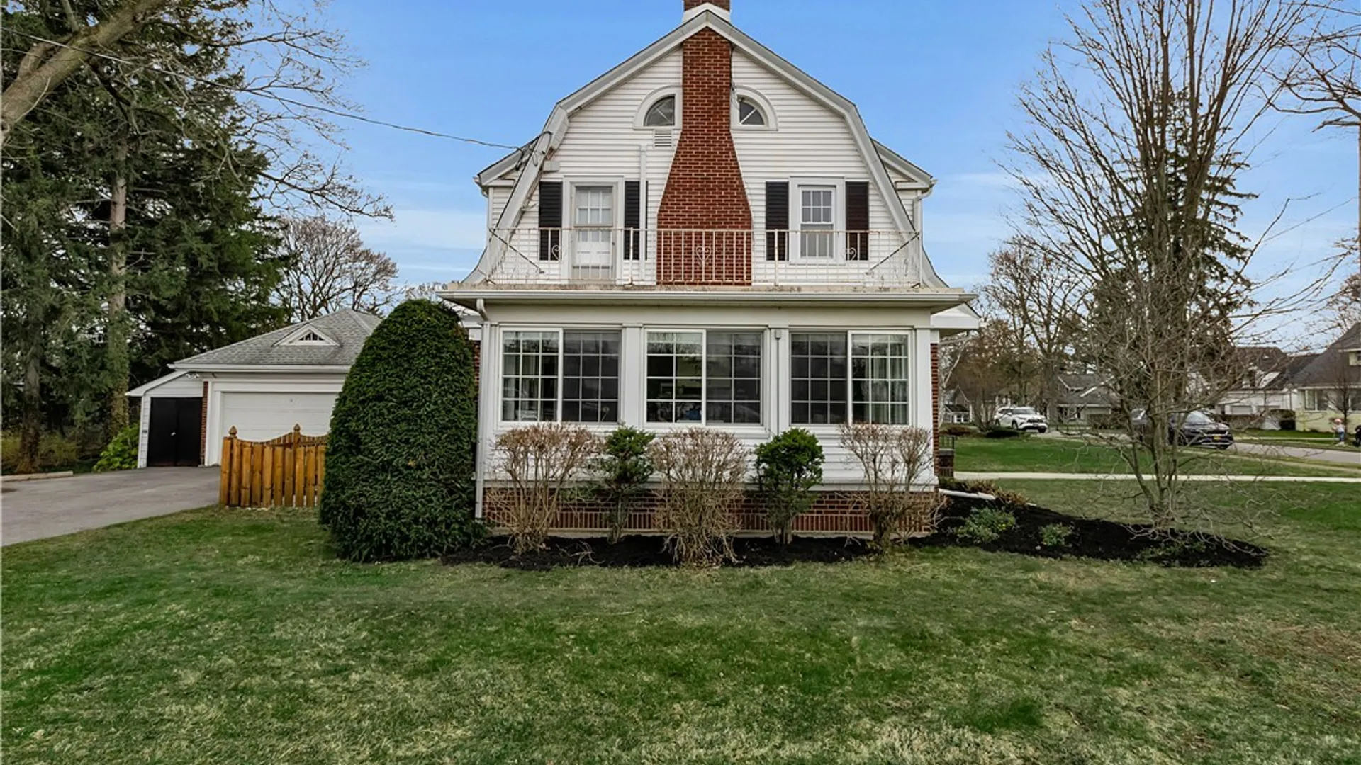 Property at 7 Harvard Place, Orchard Park, NY 14127 5