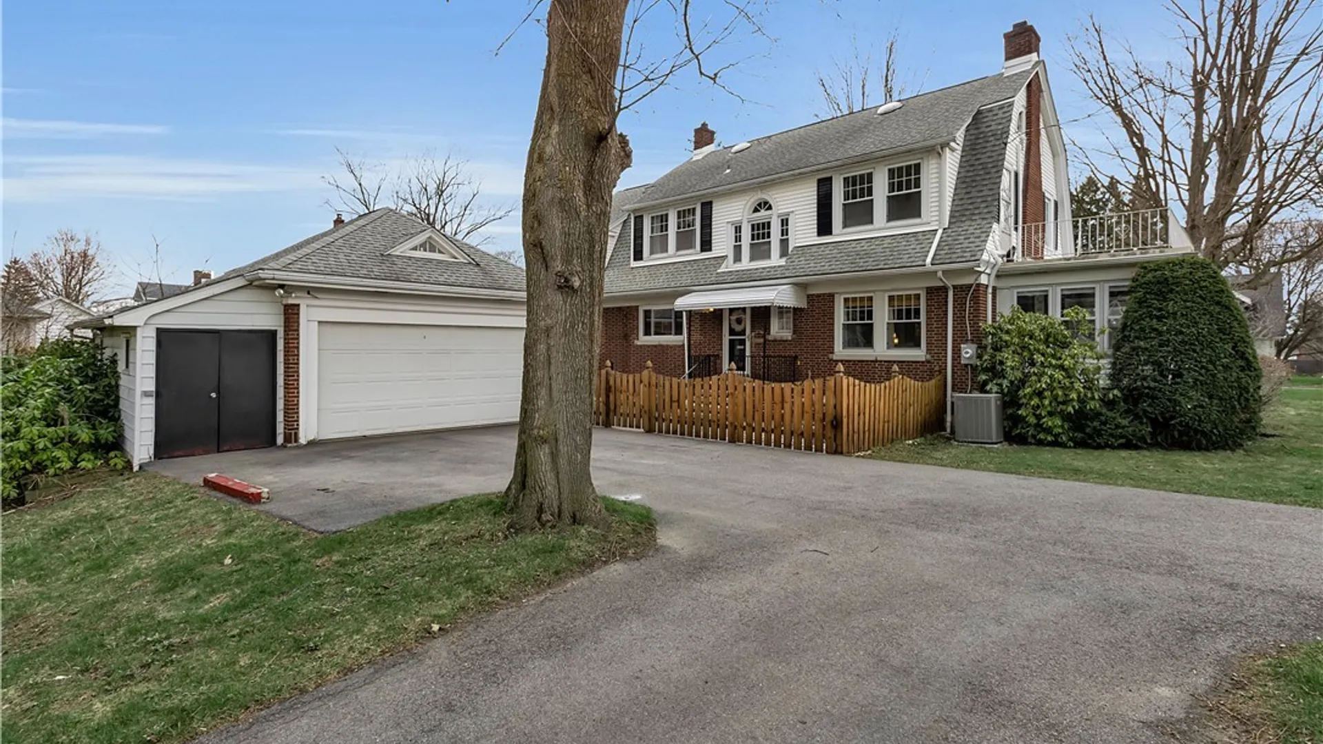 Property at 7 Harvard Place, Orchard Park, NY 14127 6