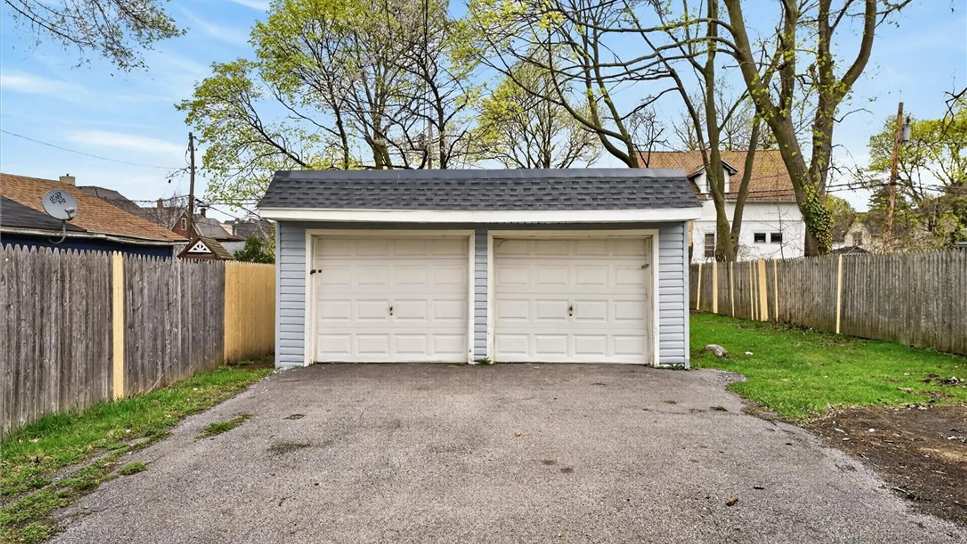 Property at 100 Linnet Street, Rochester, NY 14613 3