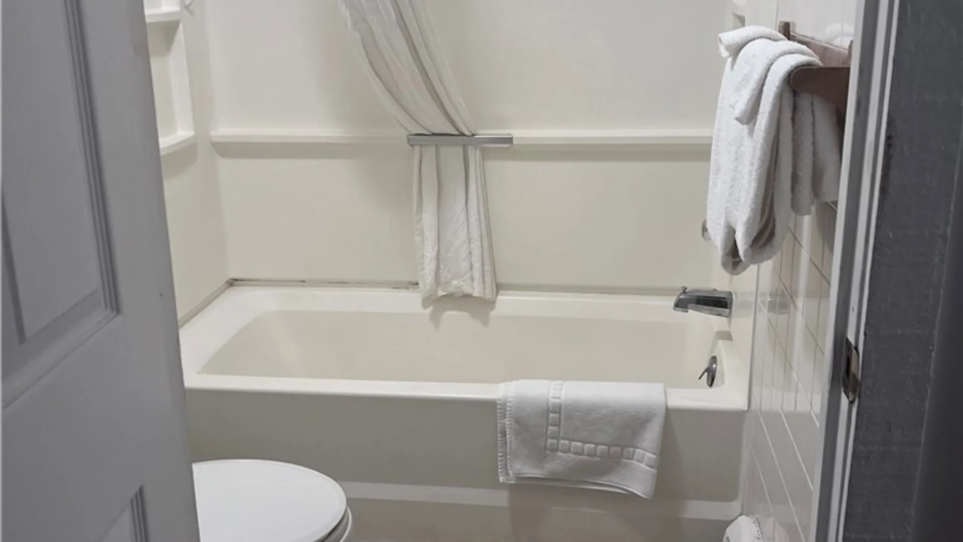 Property at 180-182 10th Street, Oswego, NY 13126 3