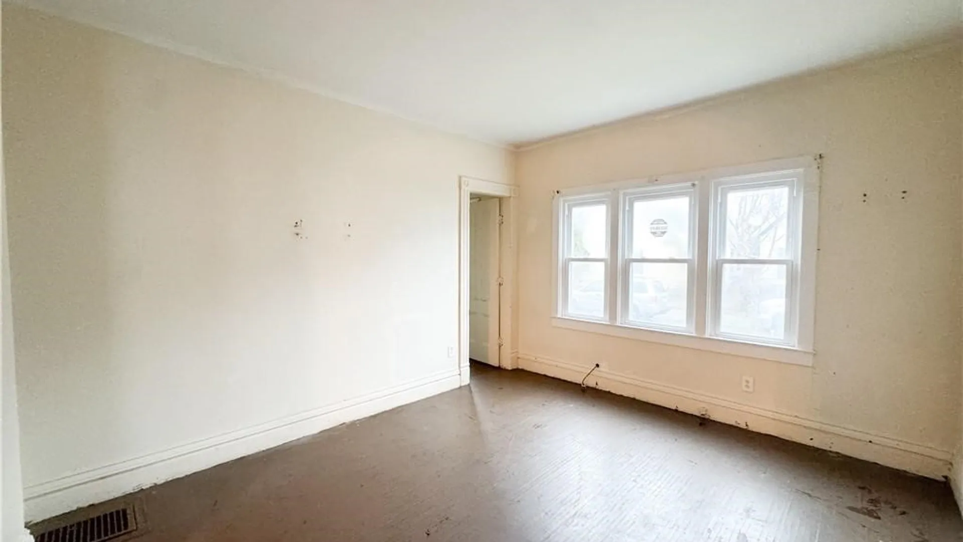 Property at 15 De Jonge Street, Rochester, NY 14621 13