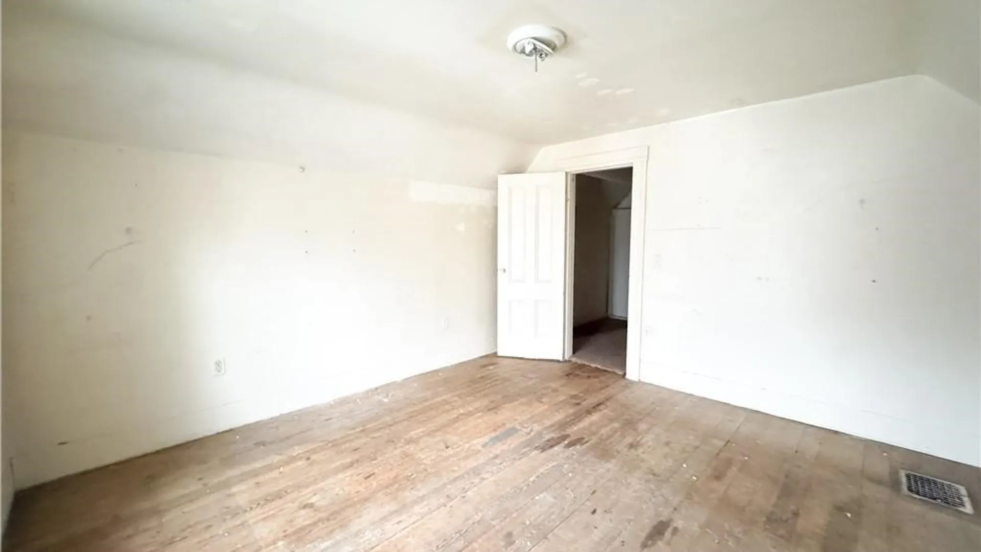 Property at 15 De Jonge Street, Rochester, NY 14621 26