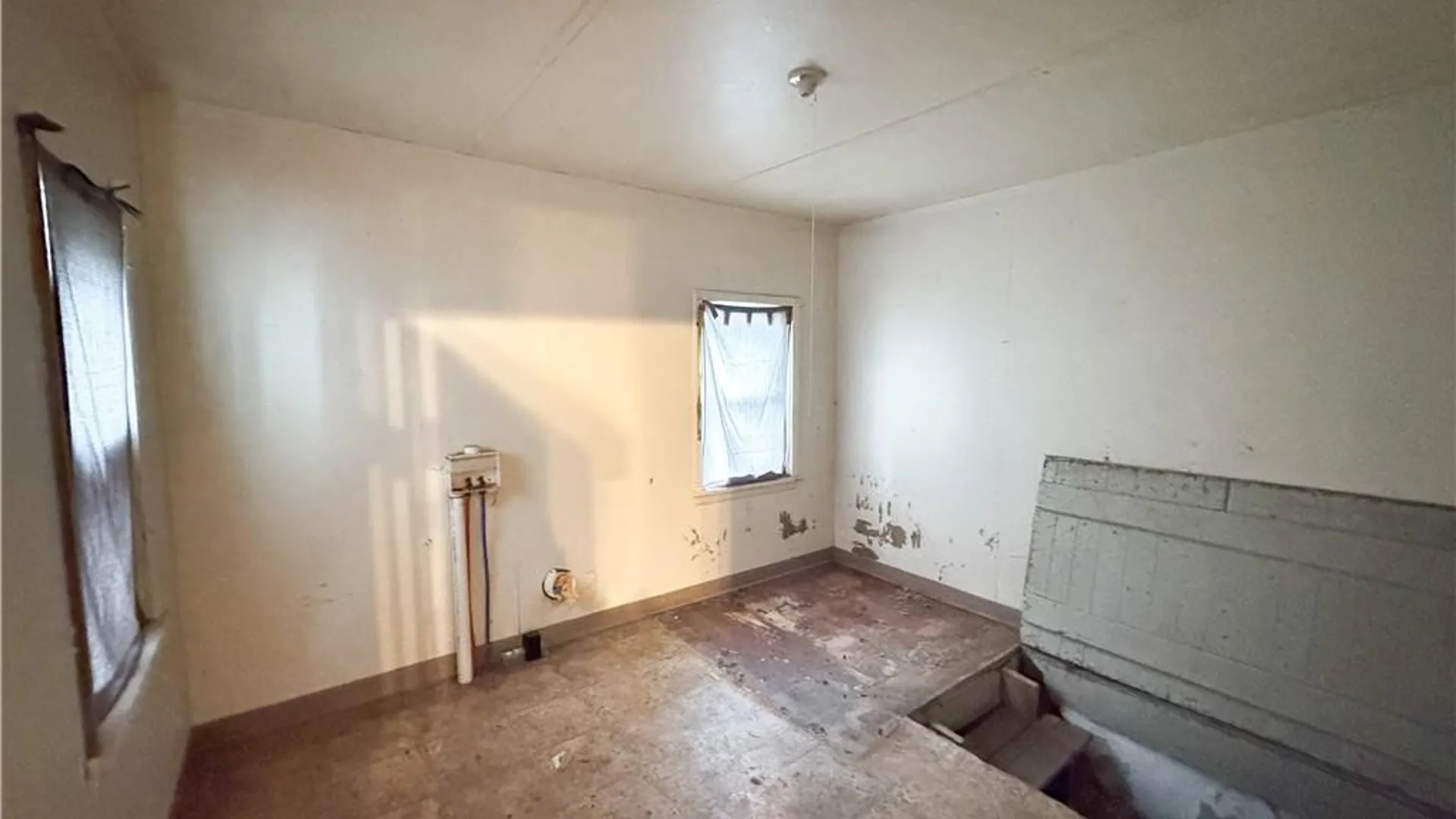 Property at 15 De Jonge Street, Rochester, NY 14621 27