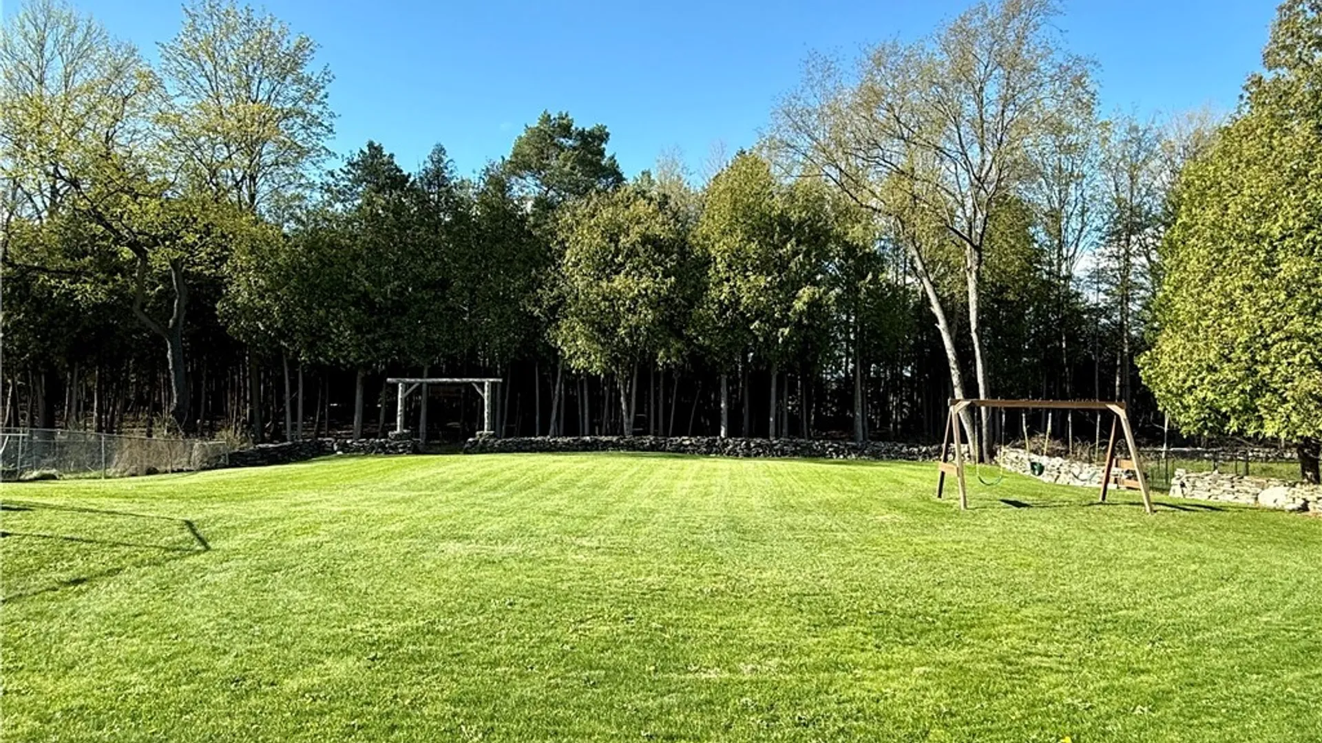 Property at 136 Cedar Heights Drive, DeWitt, NY 13078 4