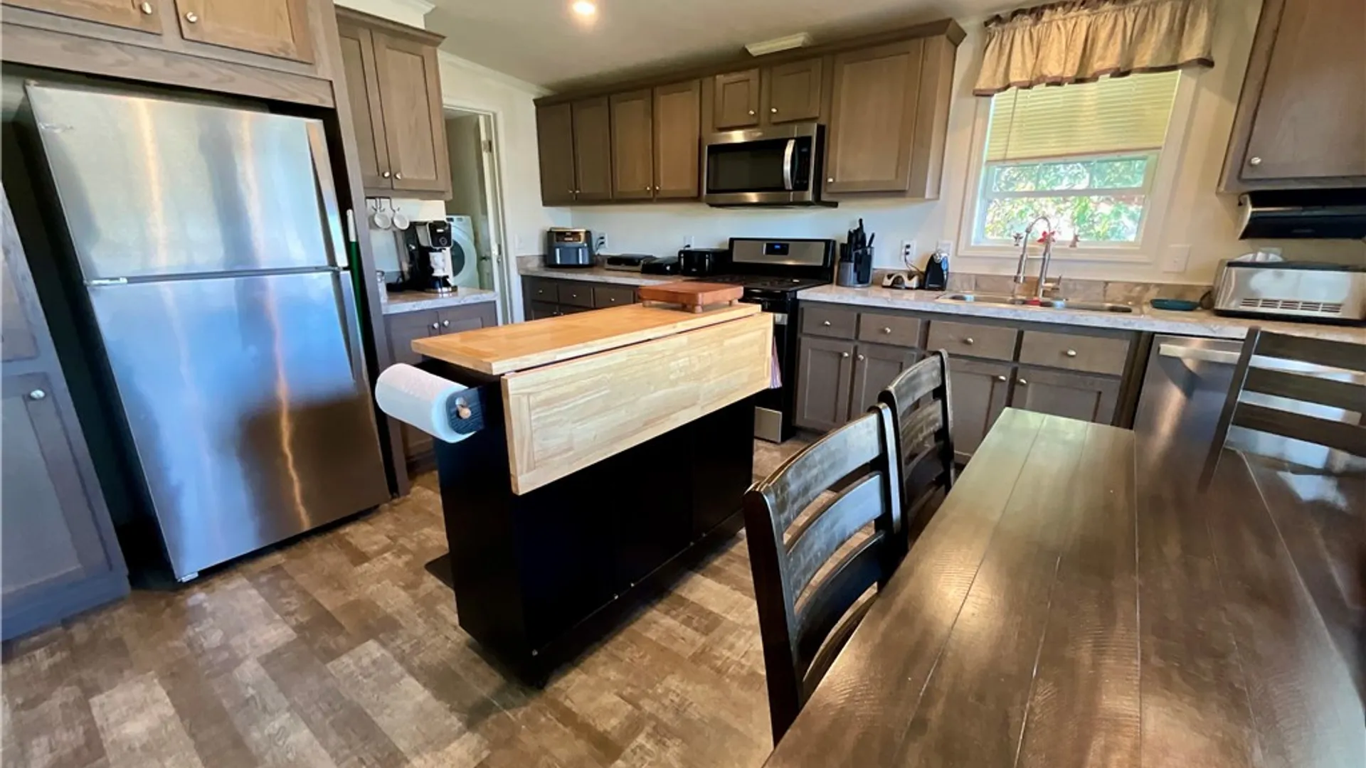 Property at 6 Applegate Dr, Hamlin, NY 14464 4