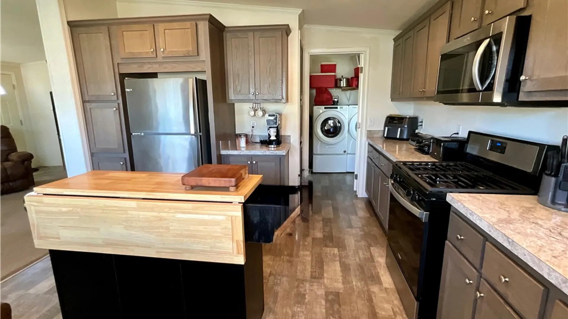 Property at 6 Applegate Dr, Hamlin, NY 14464 5