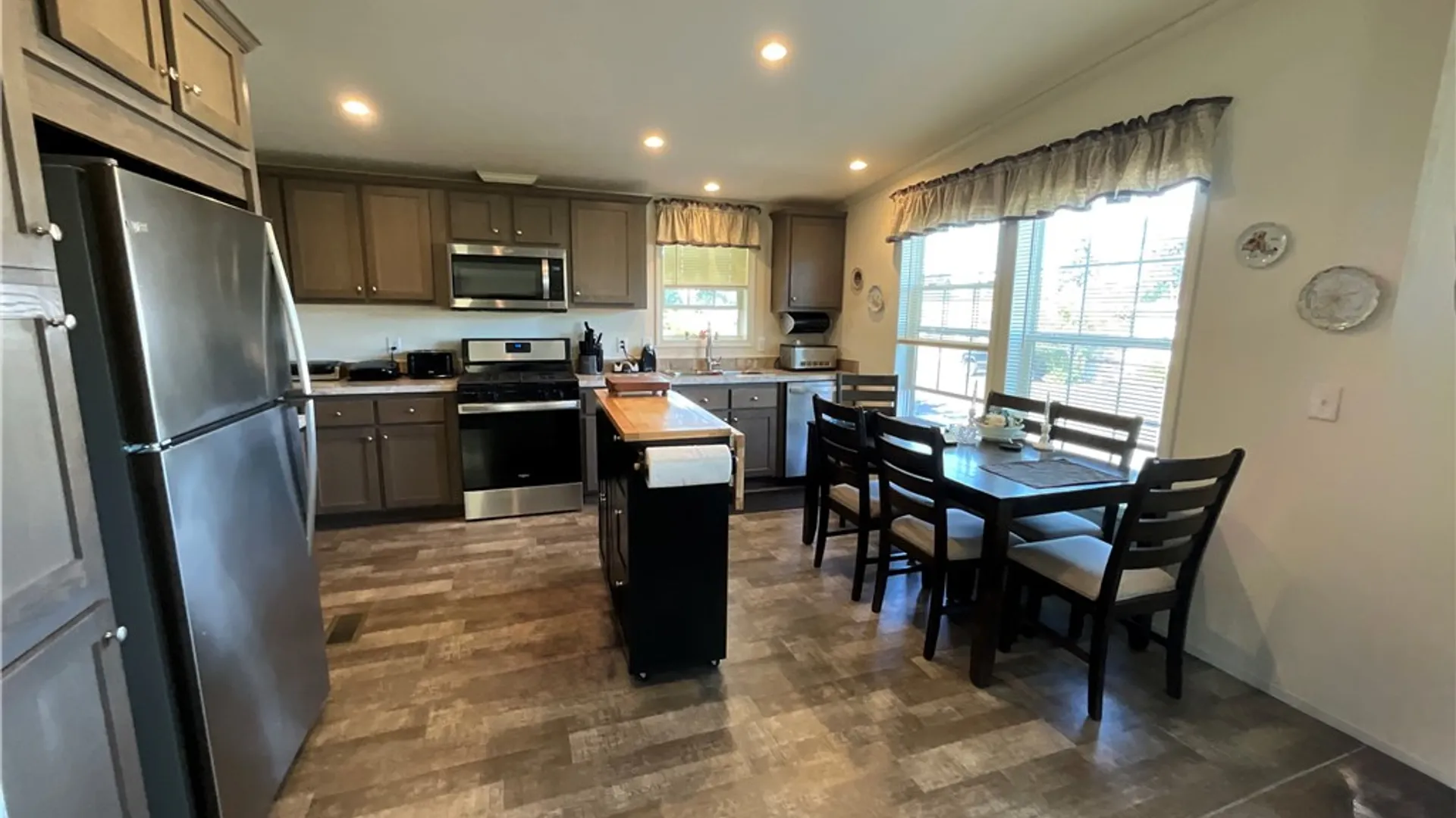 Property at 6 Applegate Dr, Hamlin, NY 14464 6