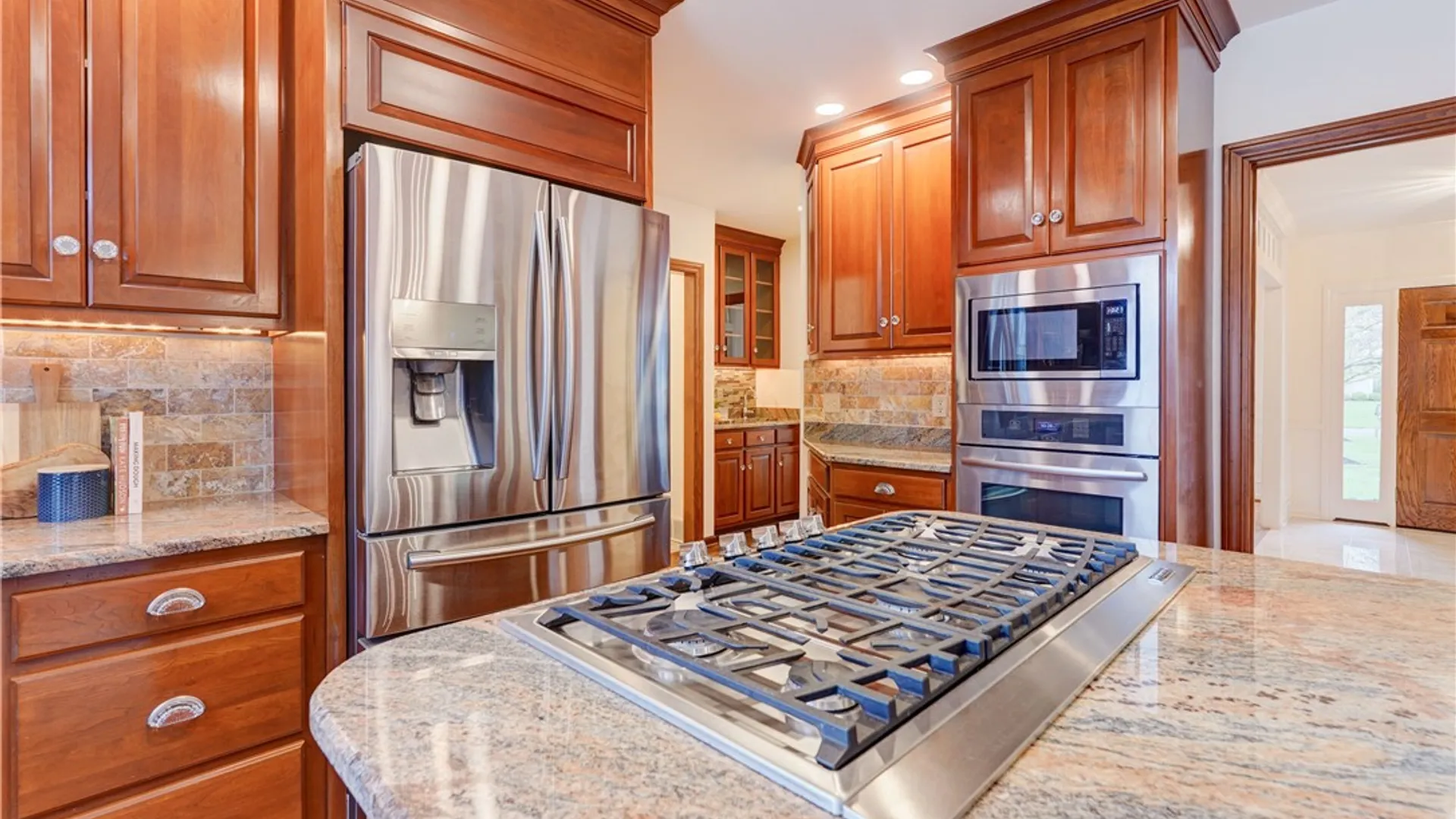 Property at 11 Merryhill Lane, Pittsford, NY 14534 18