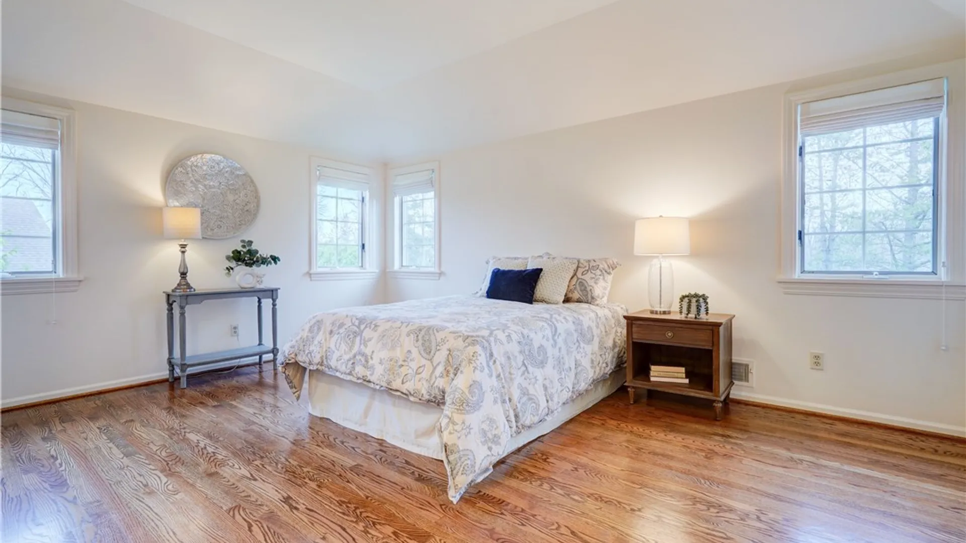 Property at 11 Merryhill Lane, Pittsford, NY 14534 28