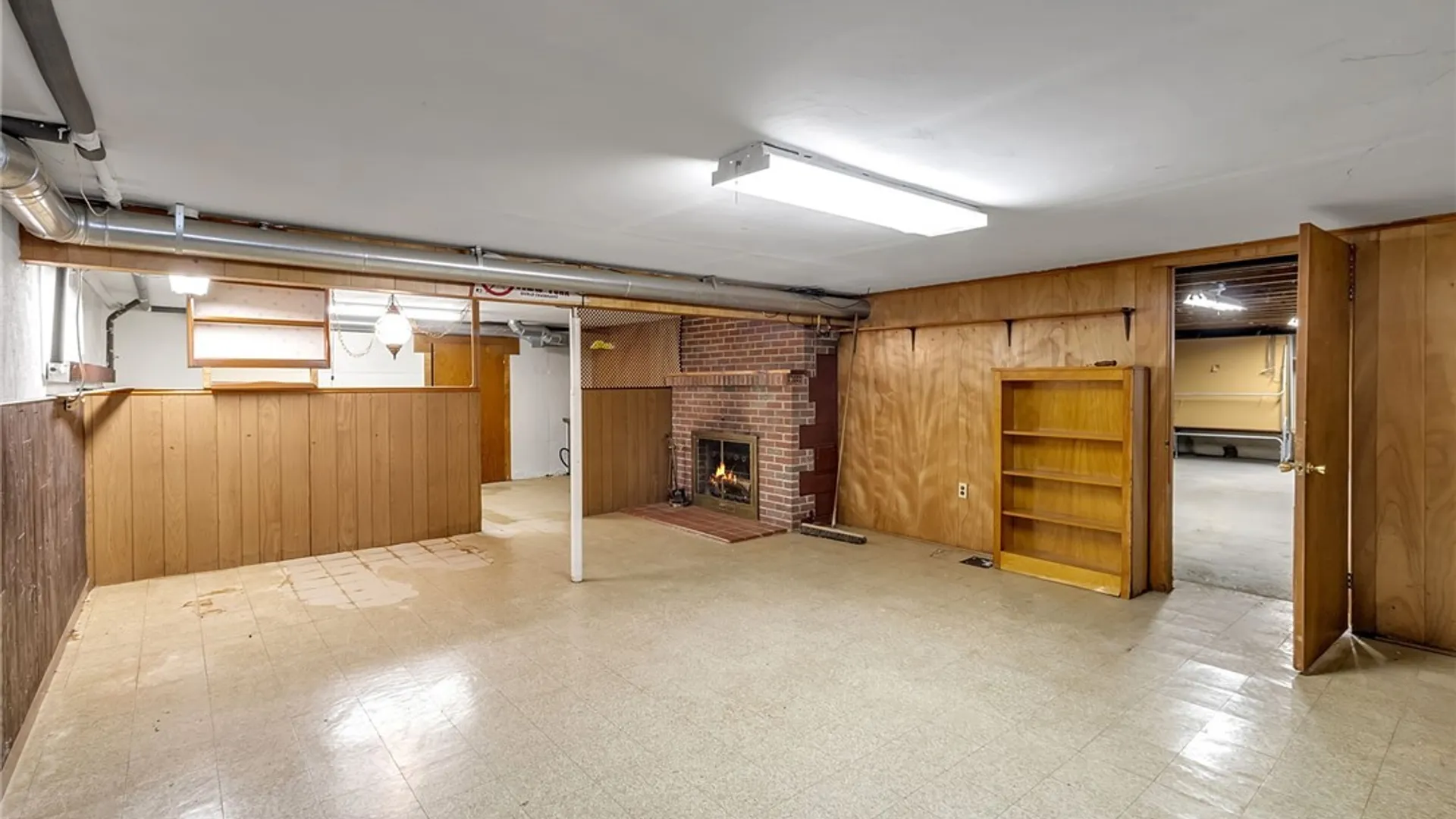 Property at 56 Dellwood Avenue, Evans, NY 14006 32