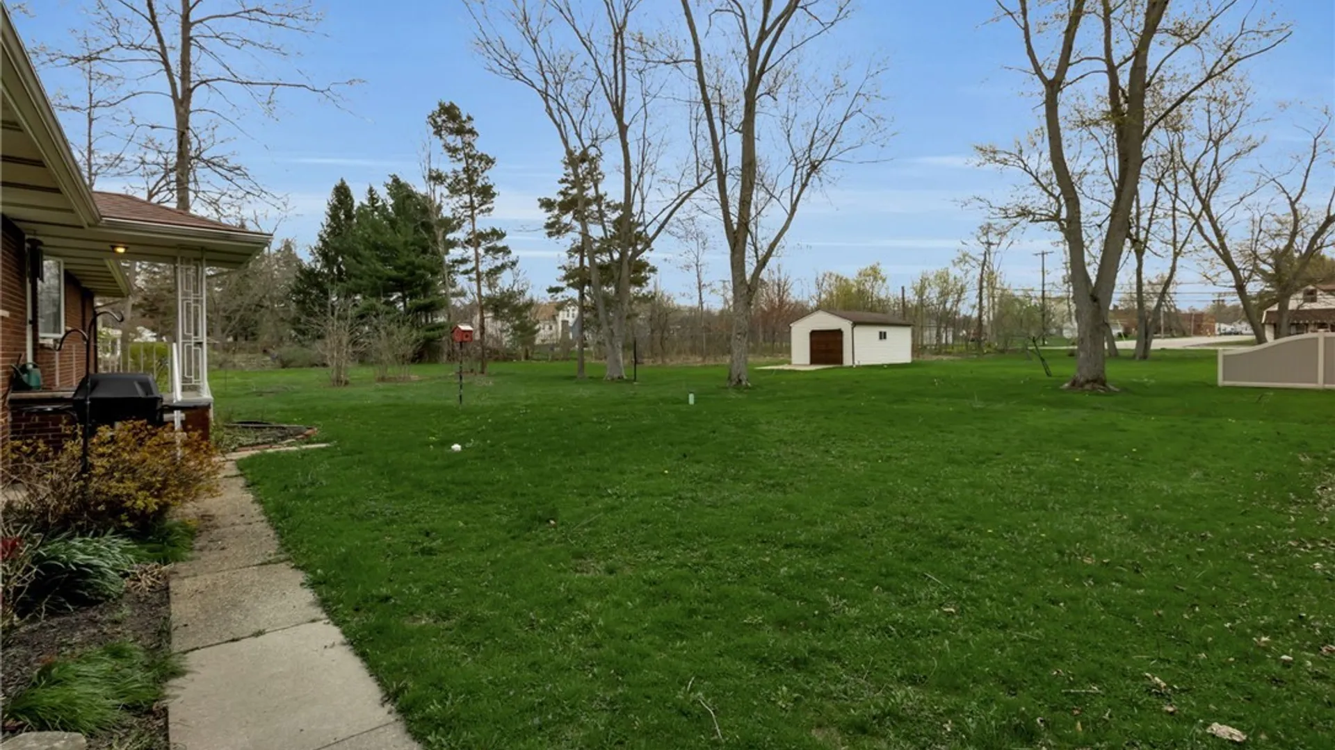 Property at 56 Dellwood Avenue, Evans, NY 14006 40