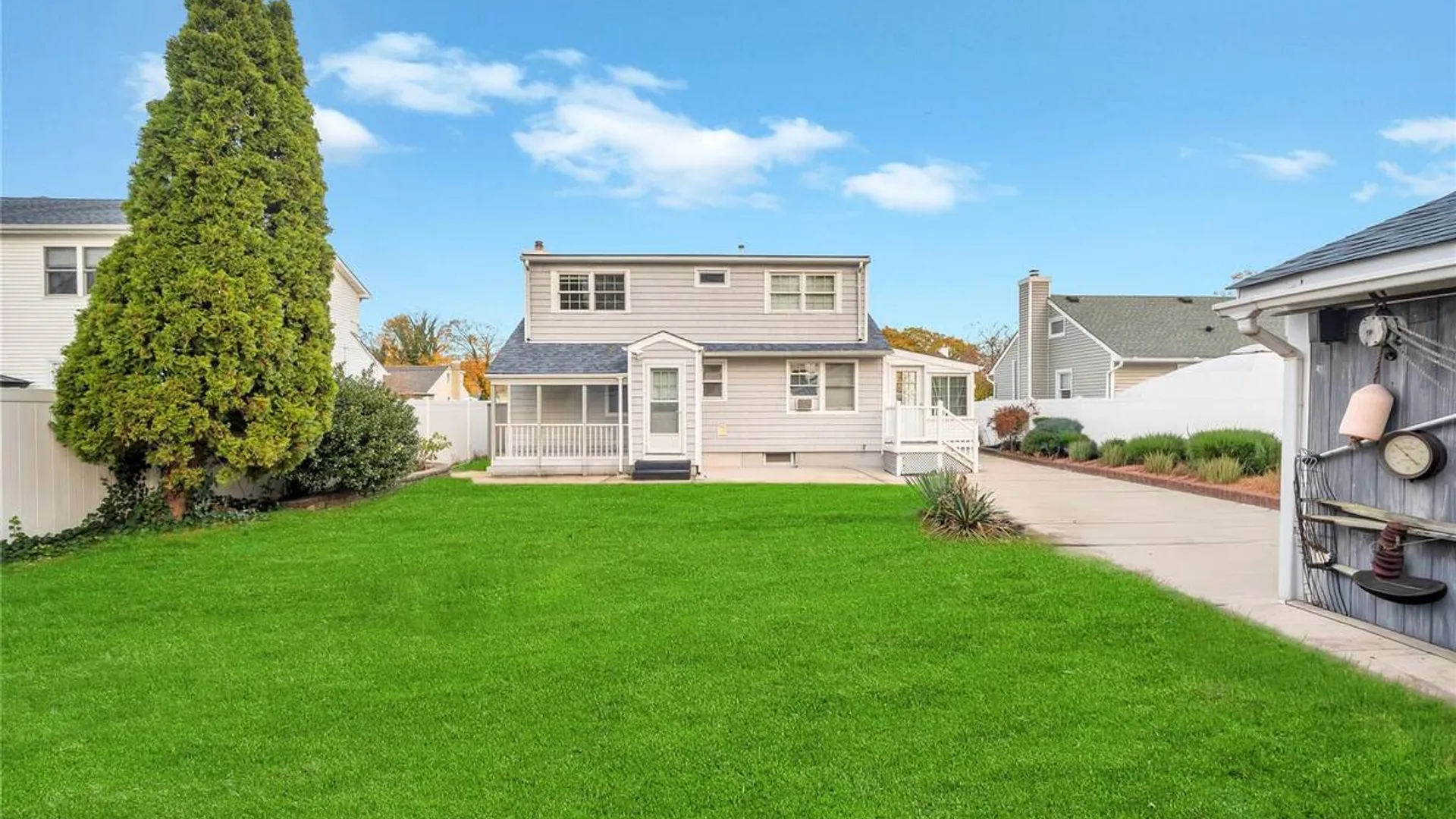 Property at 22 Herman Avenue, North Babylon, NY 11703 28
