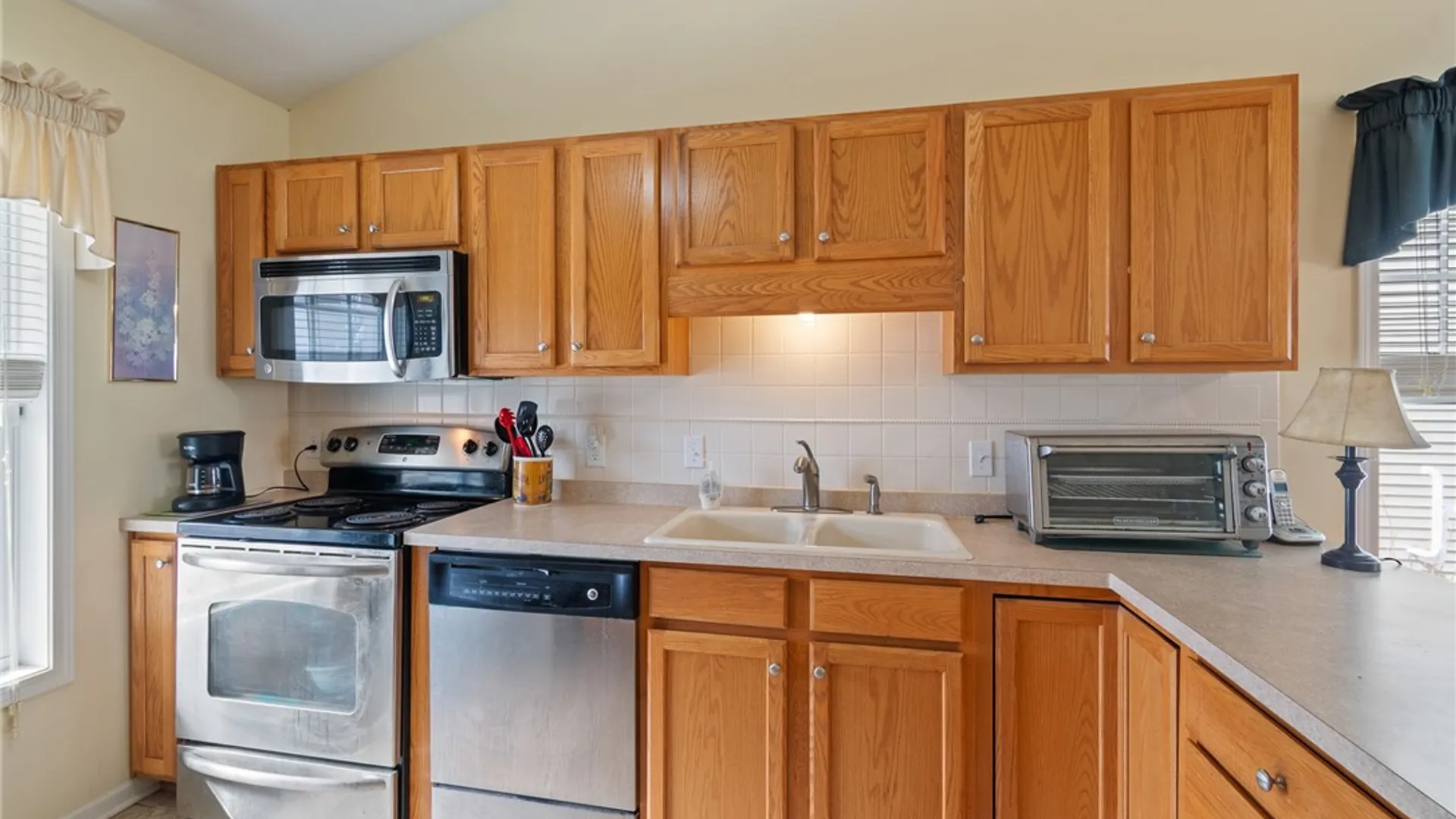 Property at 10 Turtlewood, Greece, NY 14626 10