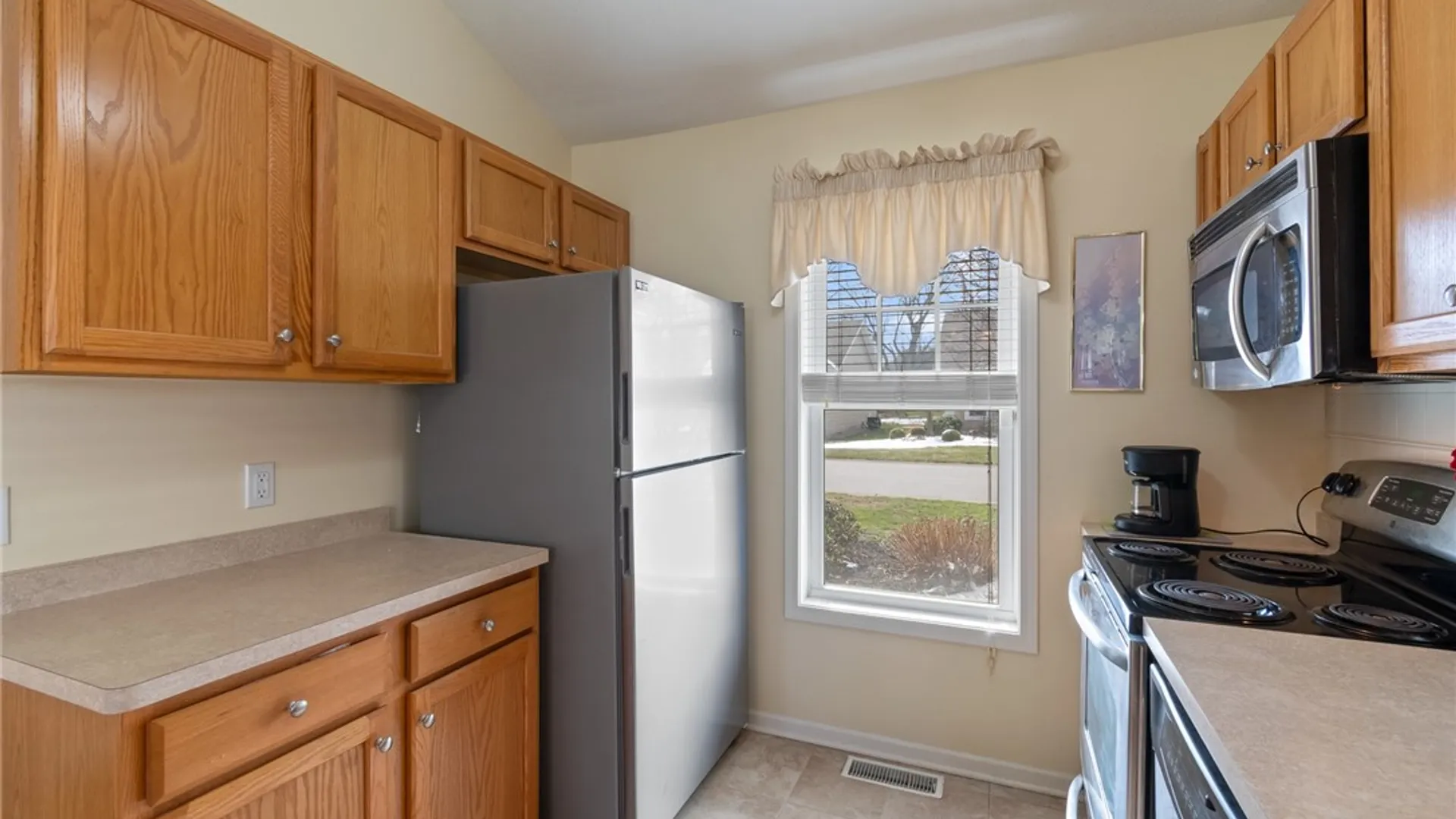 Property at 10 Turtlewood, Greece, NY 14626 12