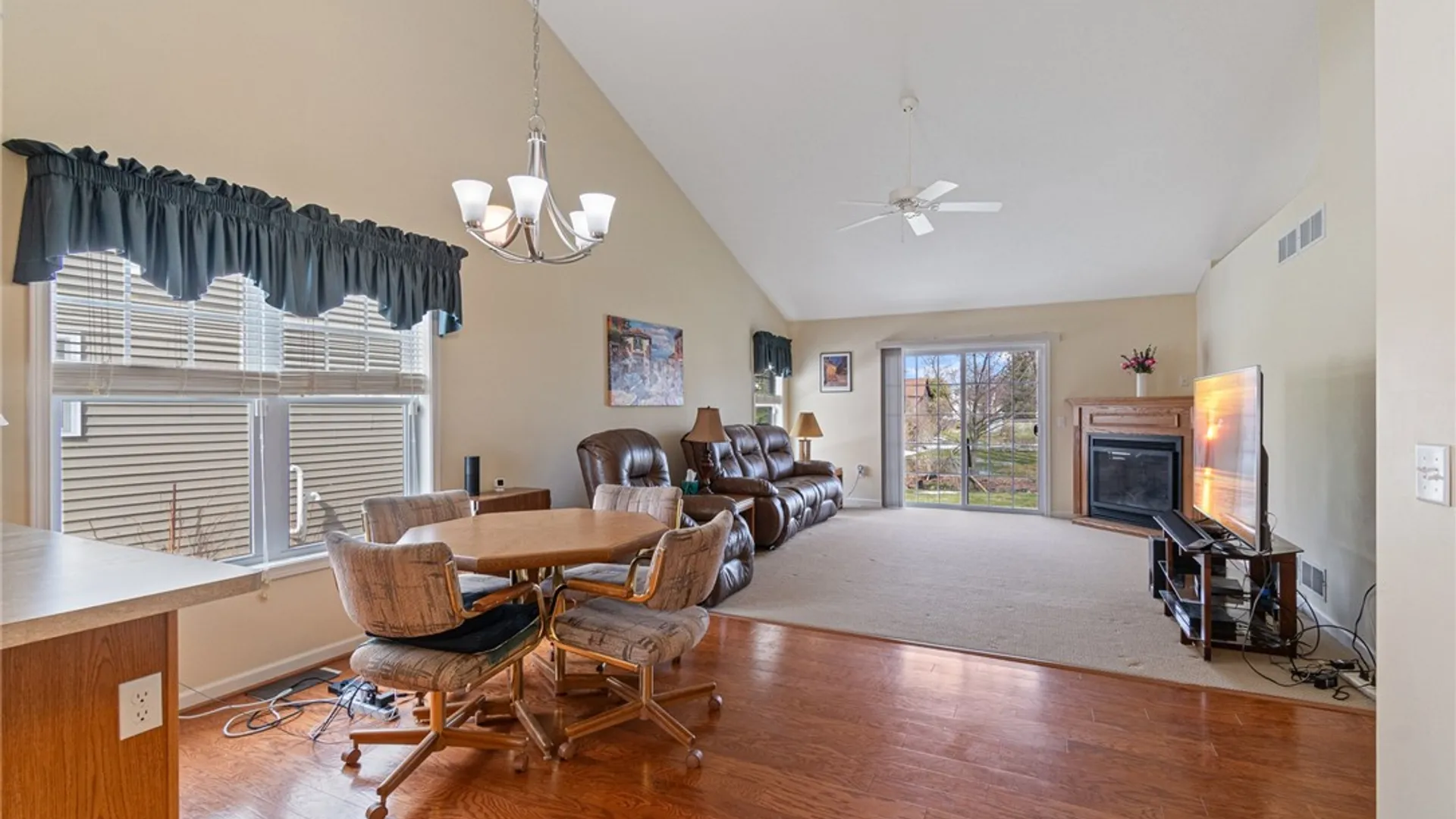 Property at 10 Turtlewood, Greece, NY 14626 13