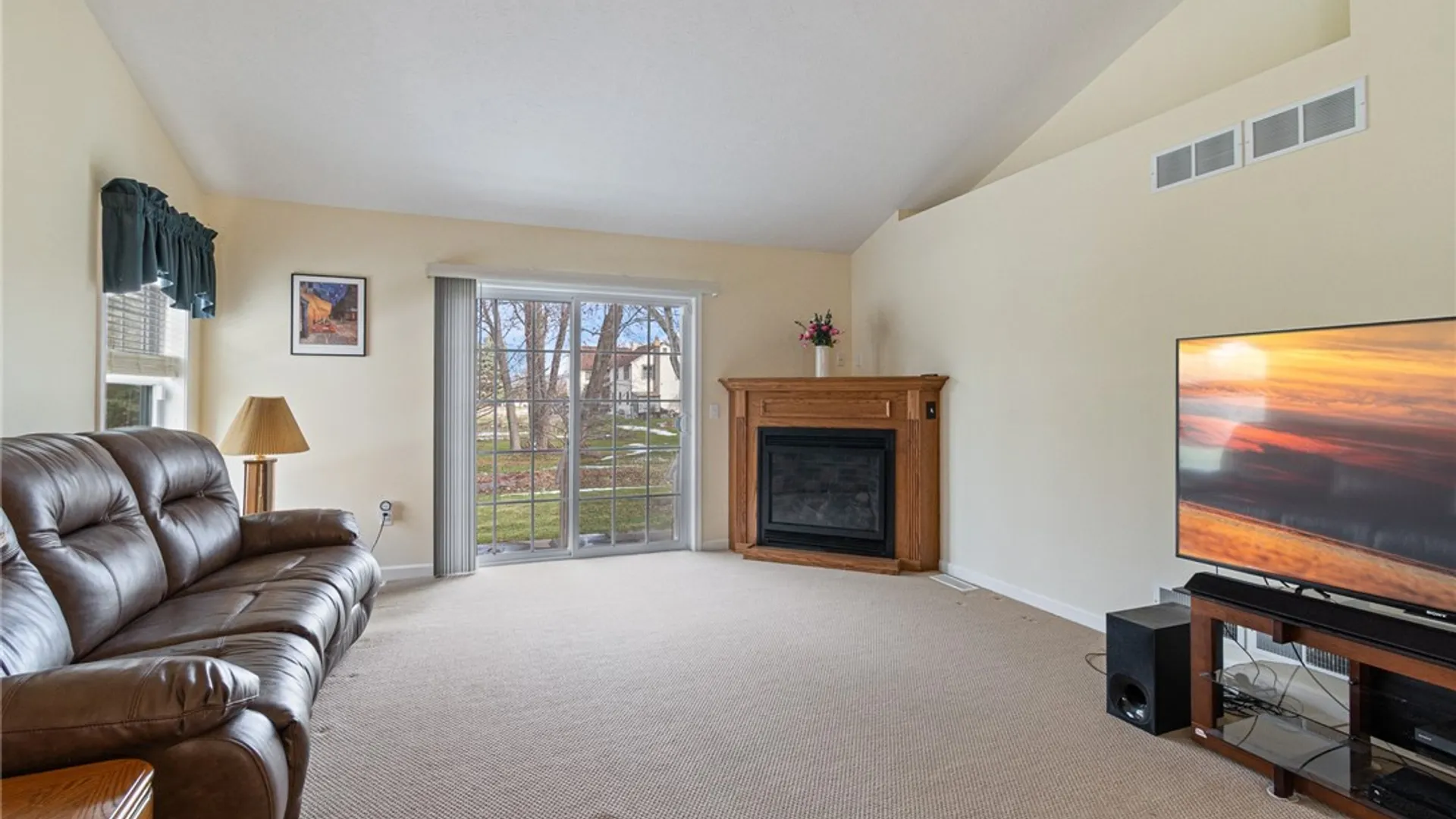 Property at 10 Turtlewood, Greece, NY 14626 15