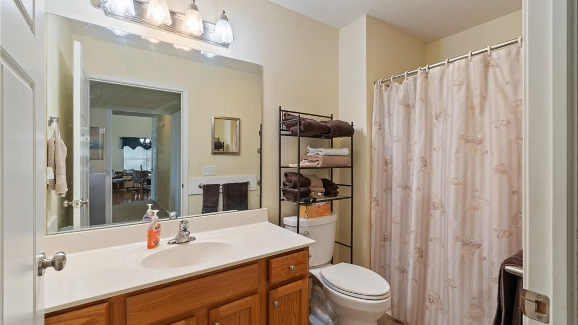 Property at 10 Turtlewood, Greece, NY 14626 16