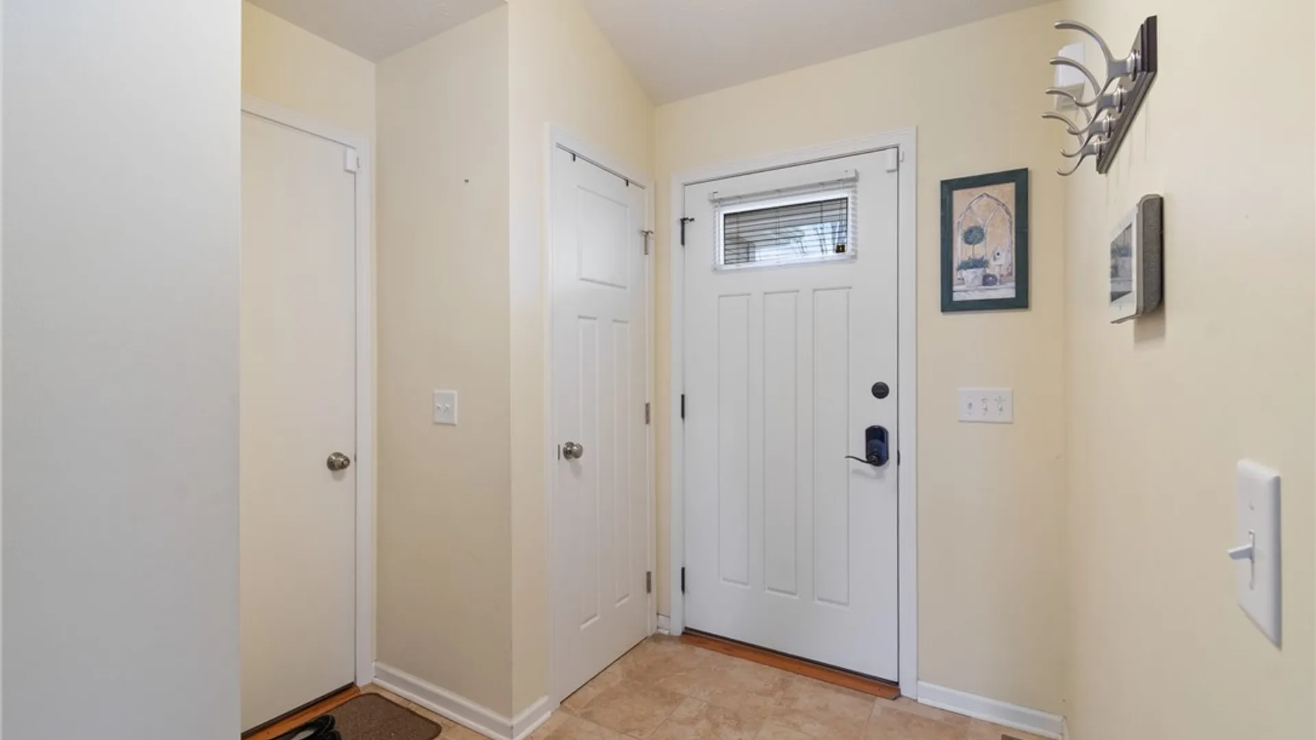 Property at 10 Turtlewood, Greece, NY 14626 7