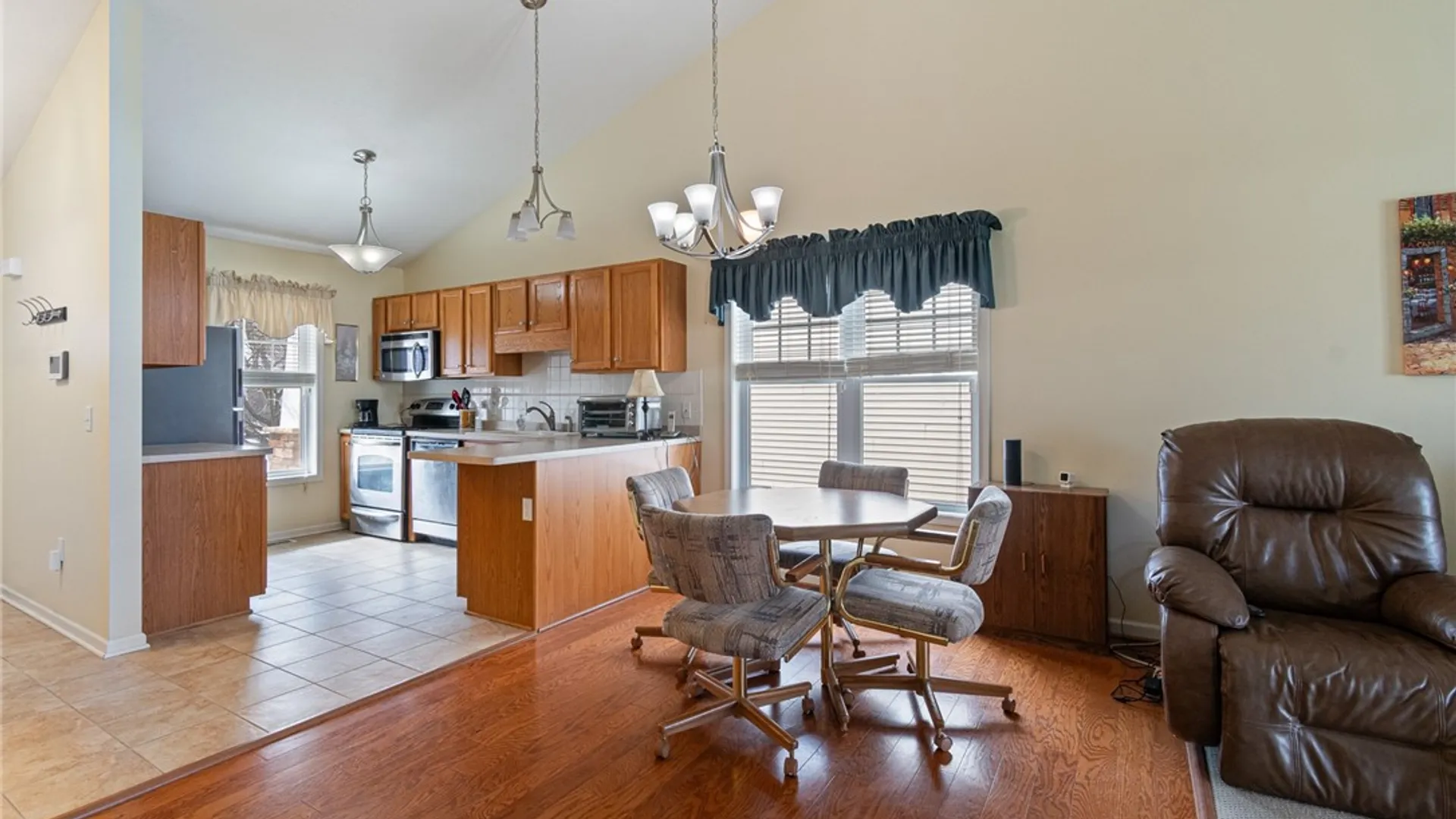 Property at 10 Turtlewood, Greece, NY 14626 9