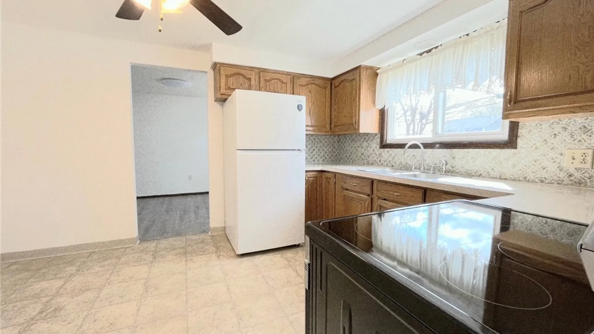 Property at 182 Woodcrest Drive, Amherst, NY 14226 10