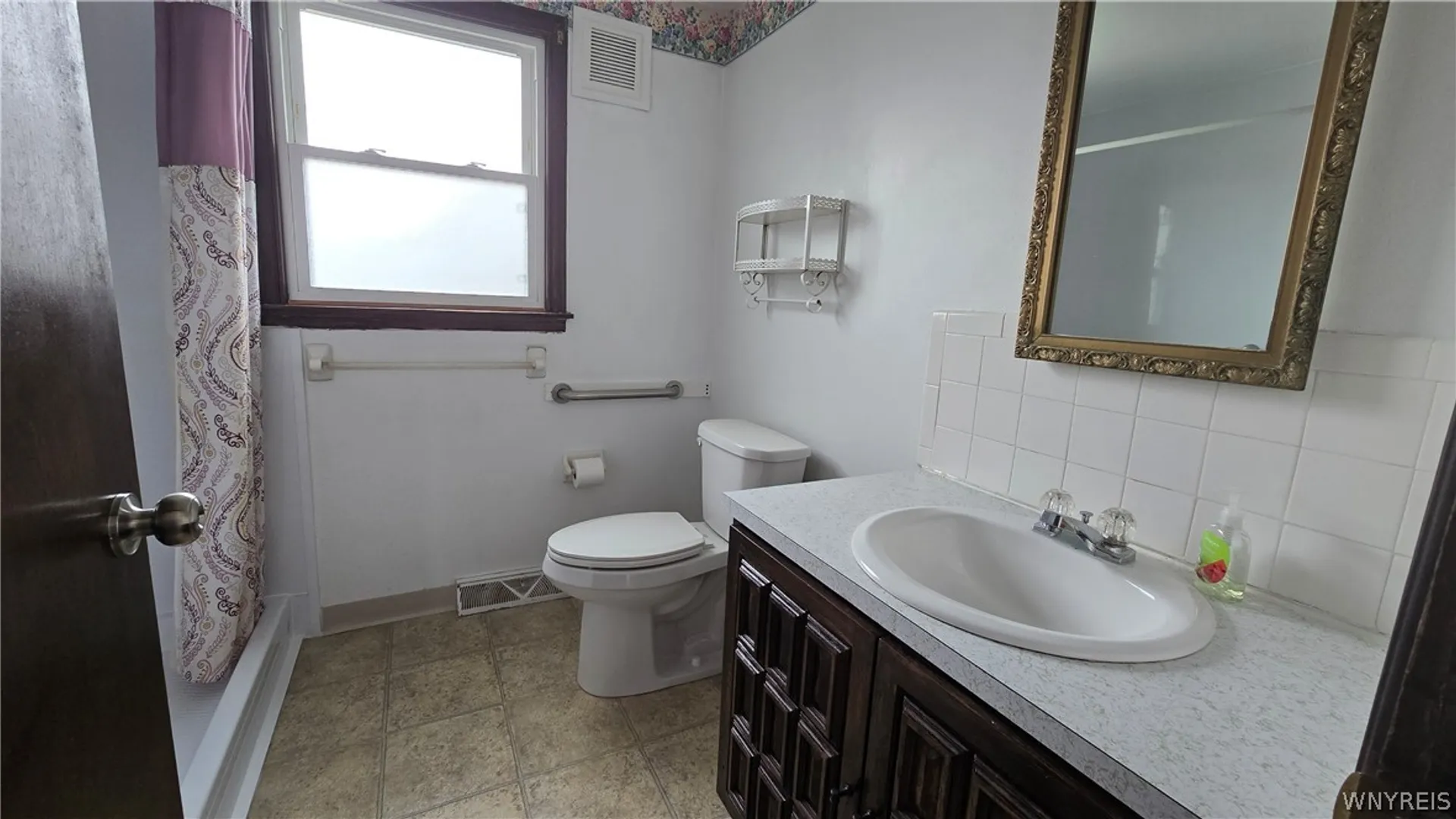 Property at 182 Woodcrest Drive, Amherst, NY 14226 16