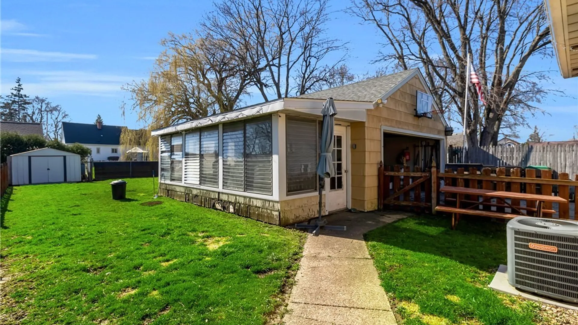 Property at 26 Aberdeen Street, Cheektowaga, NY 14225 4