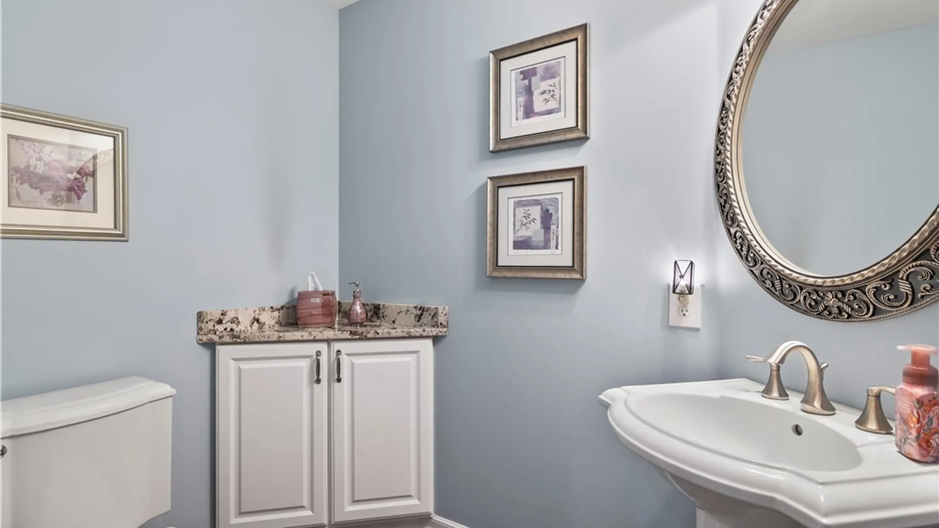 Property at 102 Covent Garden Lane, Amherst, NY 14221 12