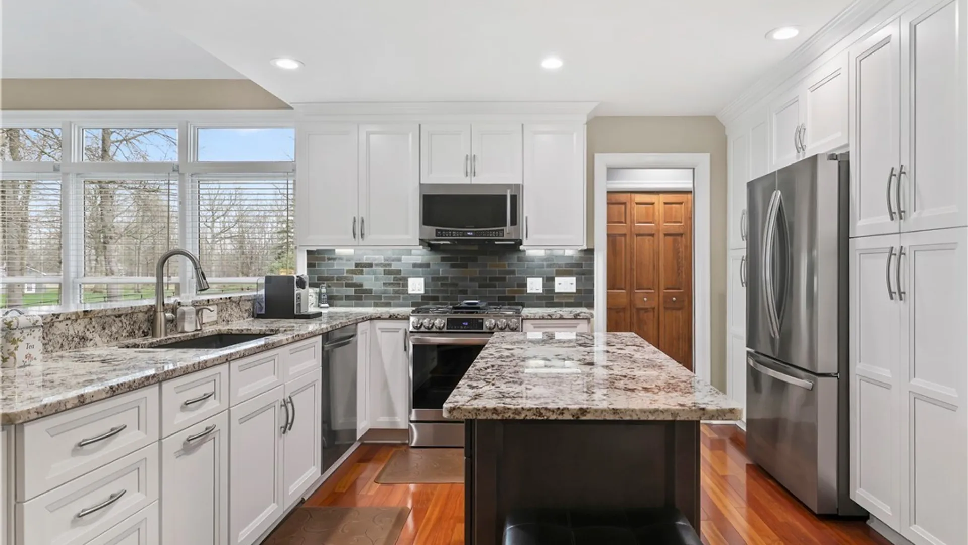 Property at 102 Covent Garden Lane, Amherst, NY 14221 19