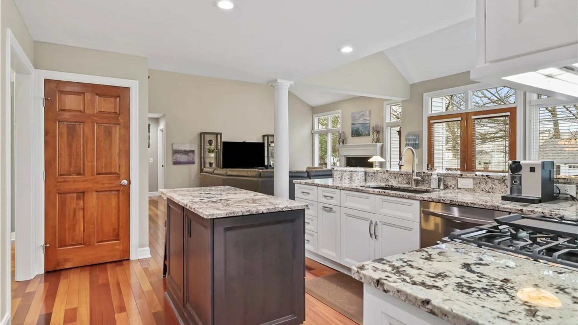 Property at 102 Covent Garden Lane, Amherst, NY 14221 22