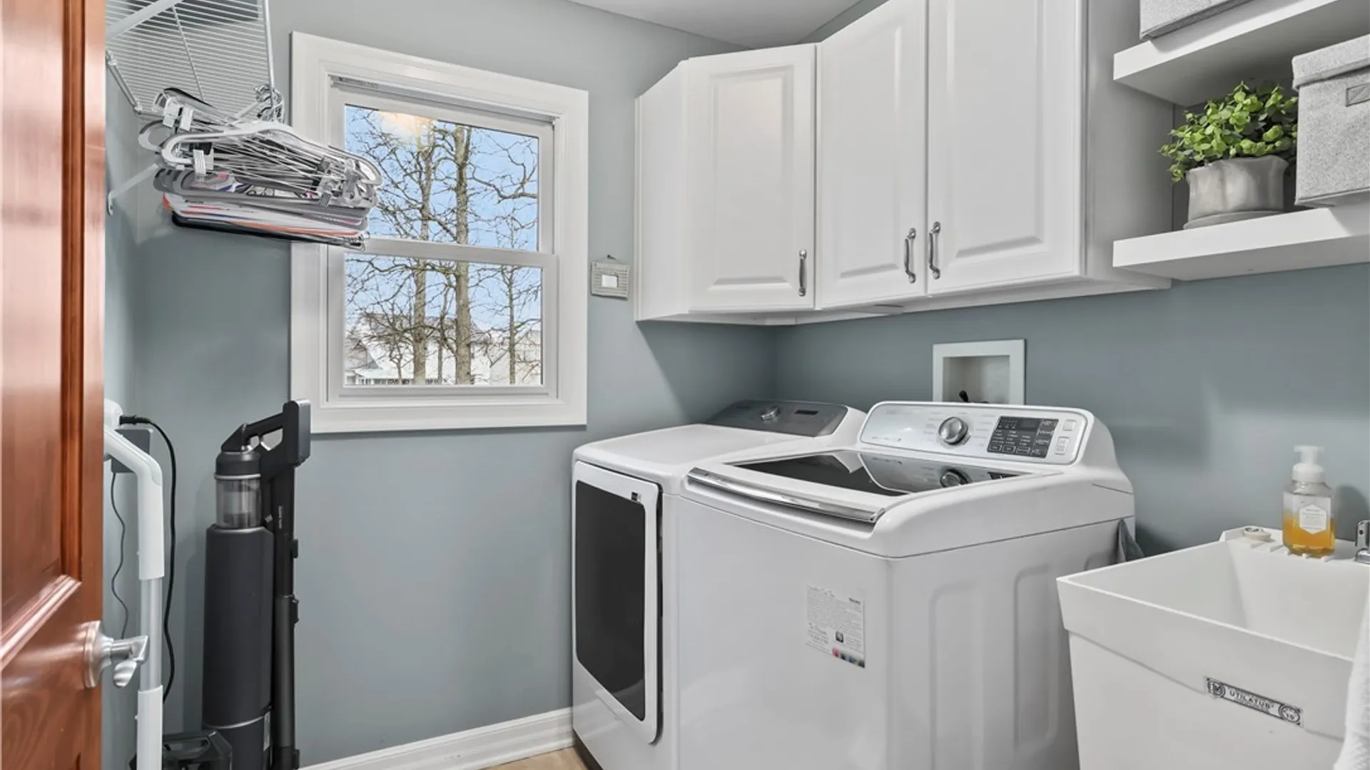 Property at 102 Covent Garden Lane, Amherst, NY 14221 25