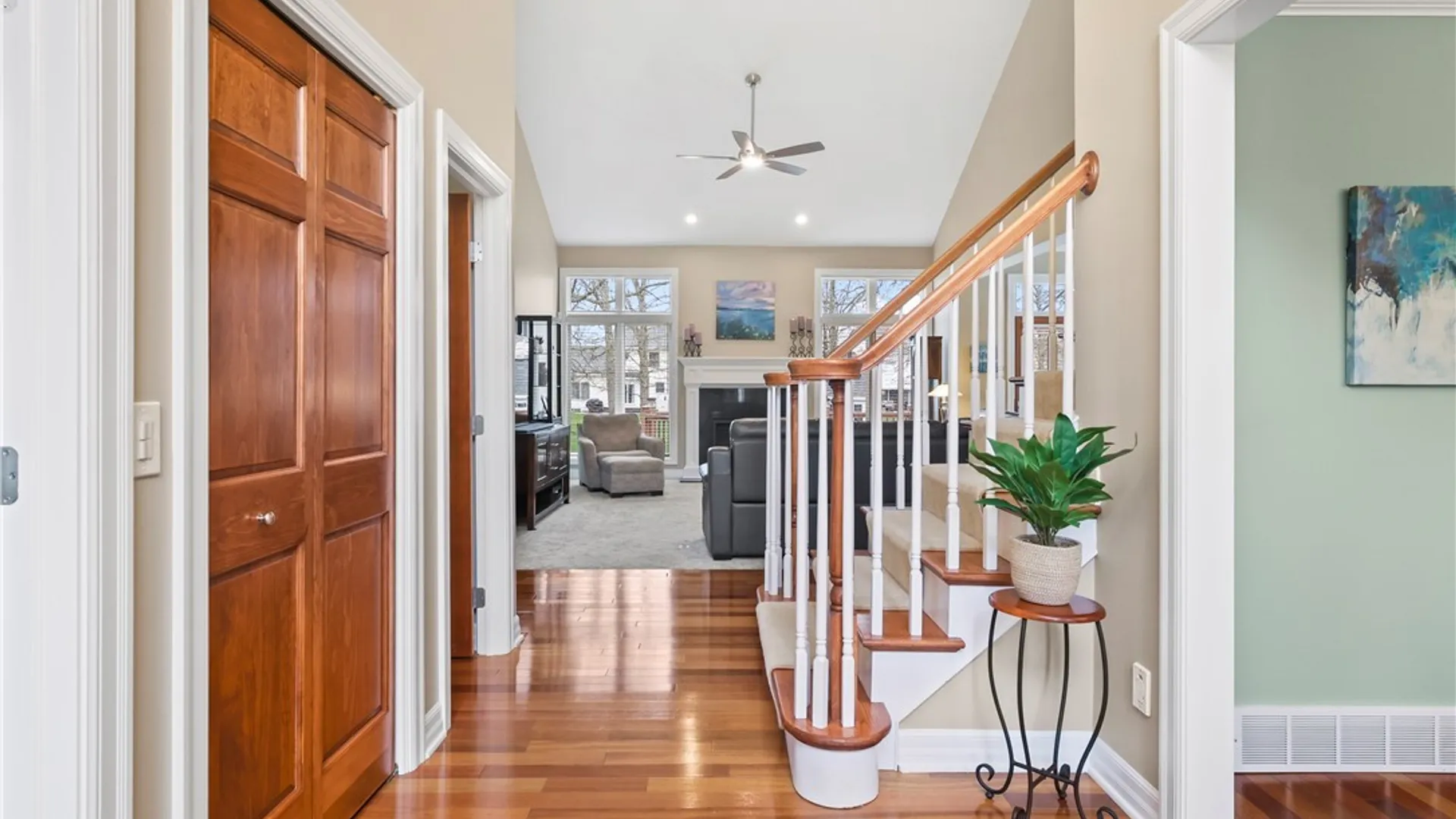 Property at 102 Covent Garden Lane, Amherst, NY 14221 4