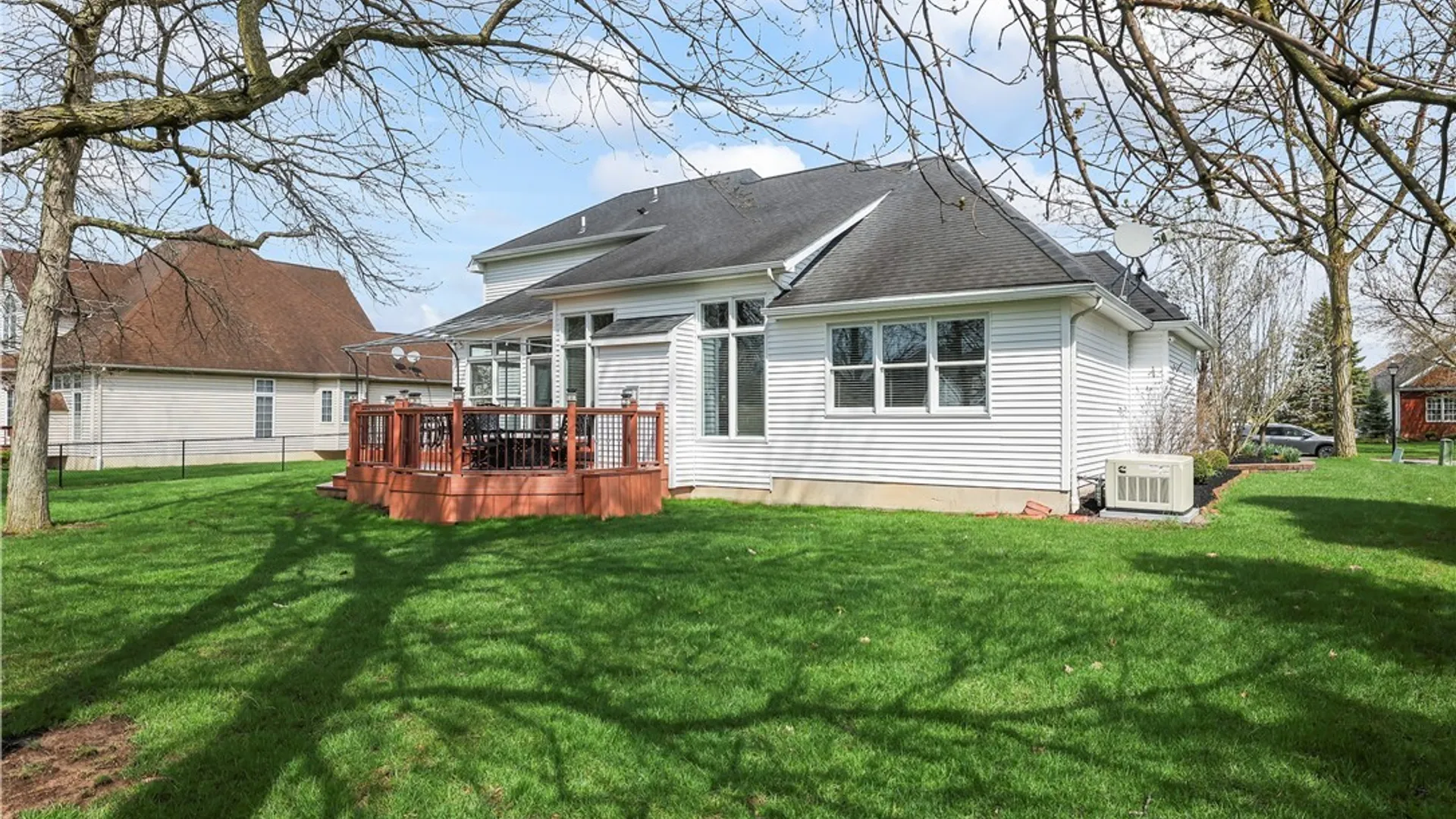 Property at 102 Covent Garden Lane, Amherst, NY 14221 45