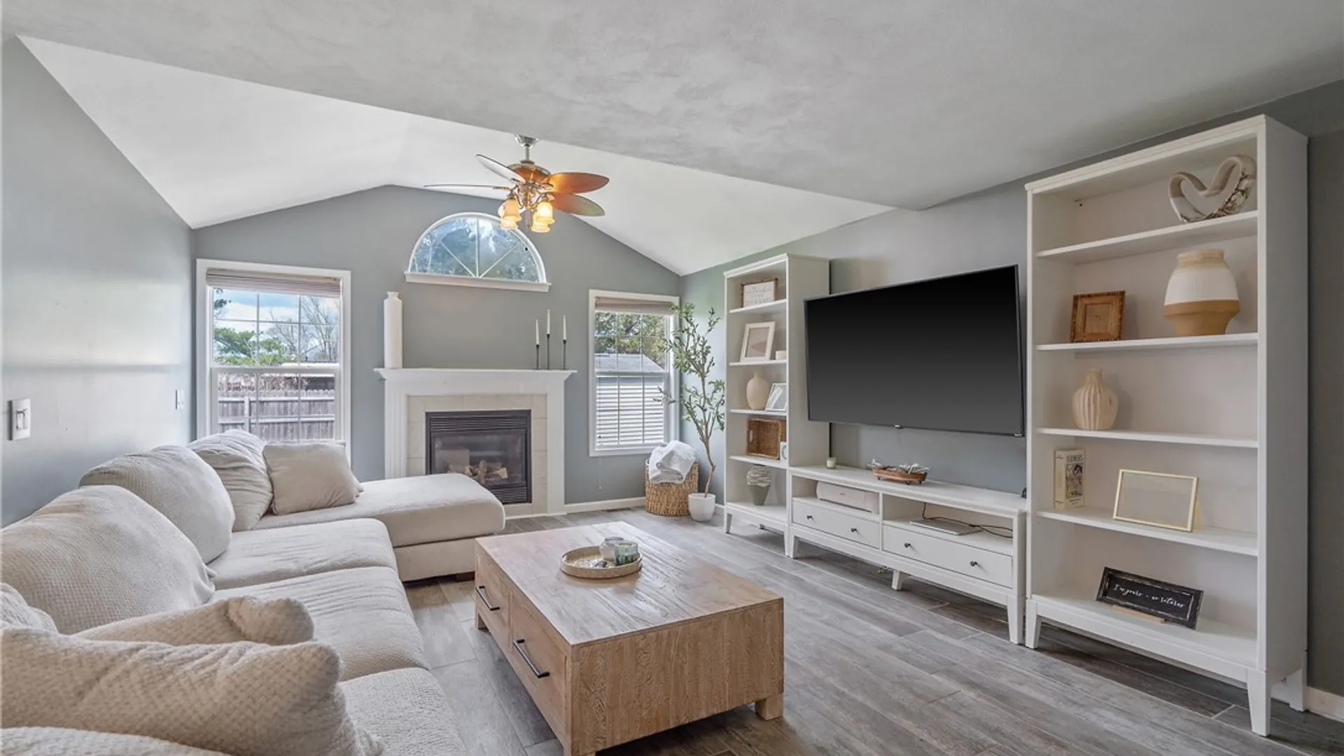 Property at 6028 Monopoli Path, Cicero, NY 13039 17