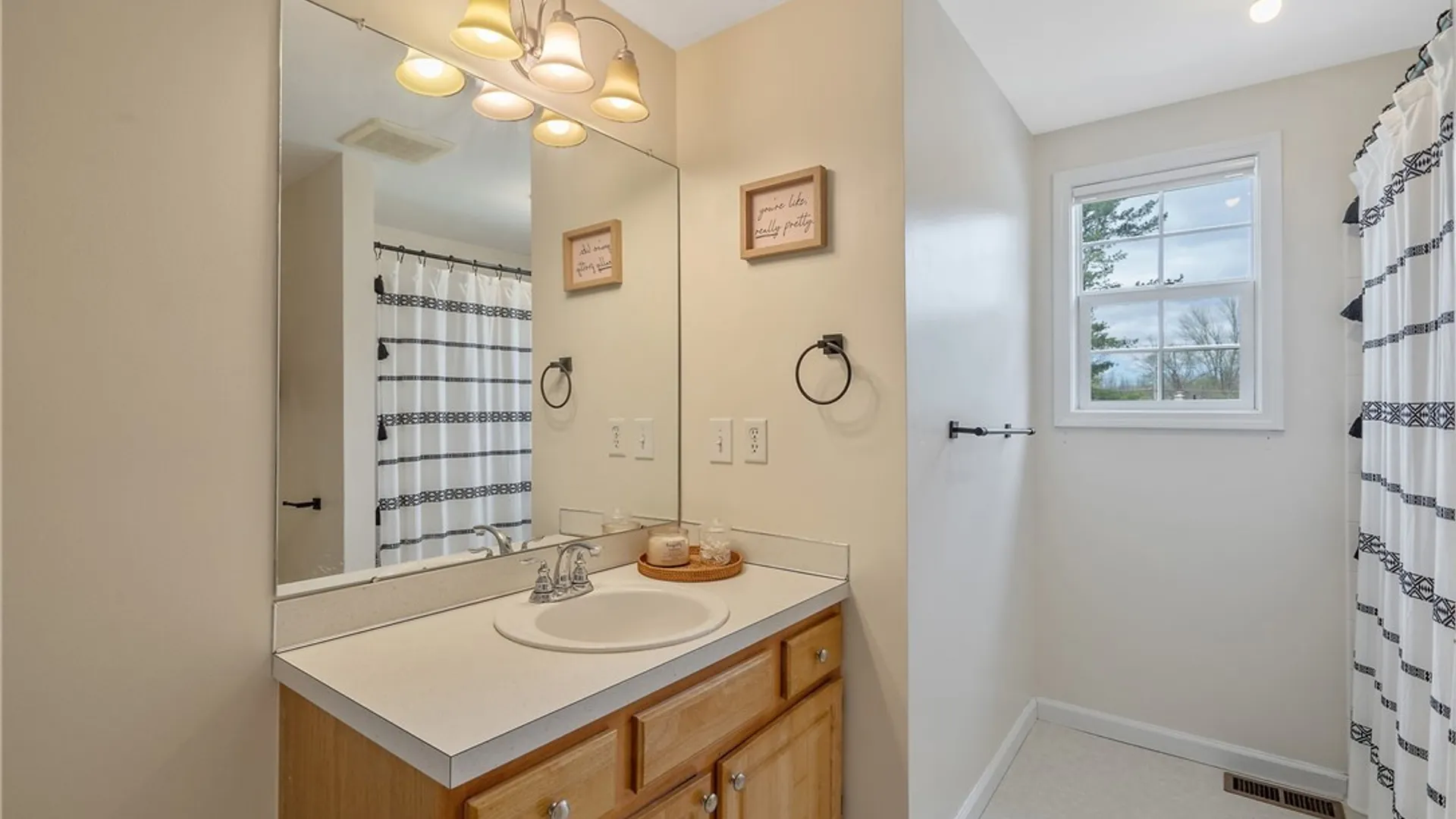 Property at 6028 Monopoli Path, Cicero, NY 13039 22