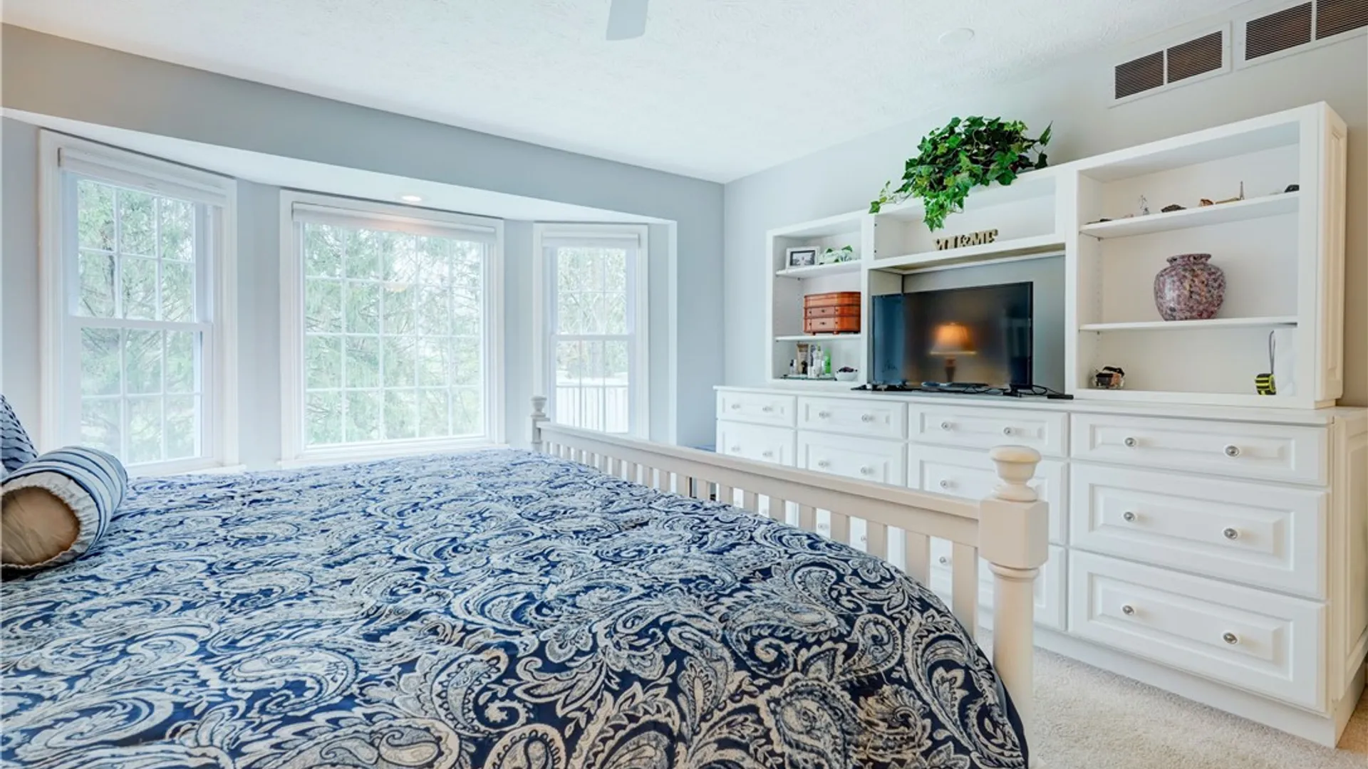 Property at 89 Creek Ridge, Pittsford, NY 14534 12