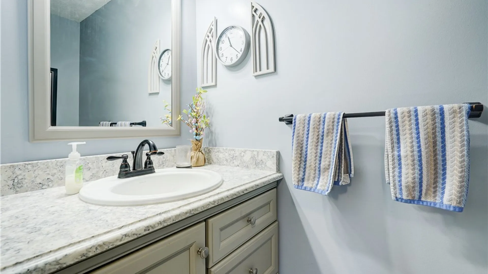 Property at 89 Creek Ridge, Pittsford, NY 14534 17