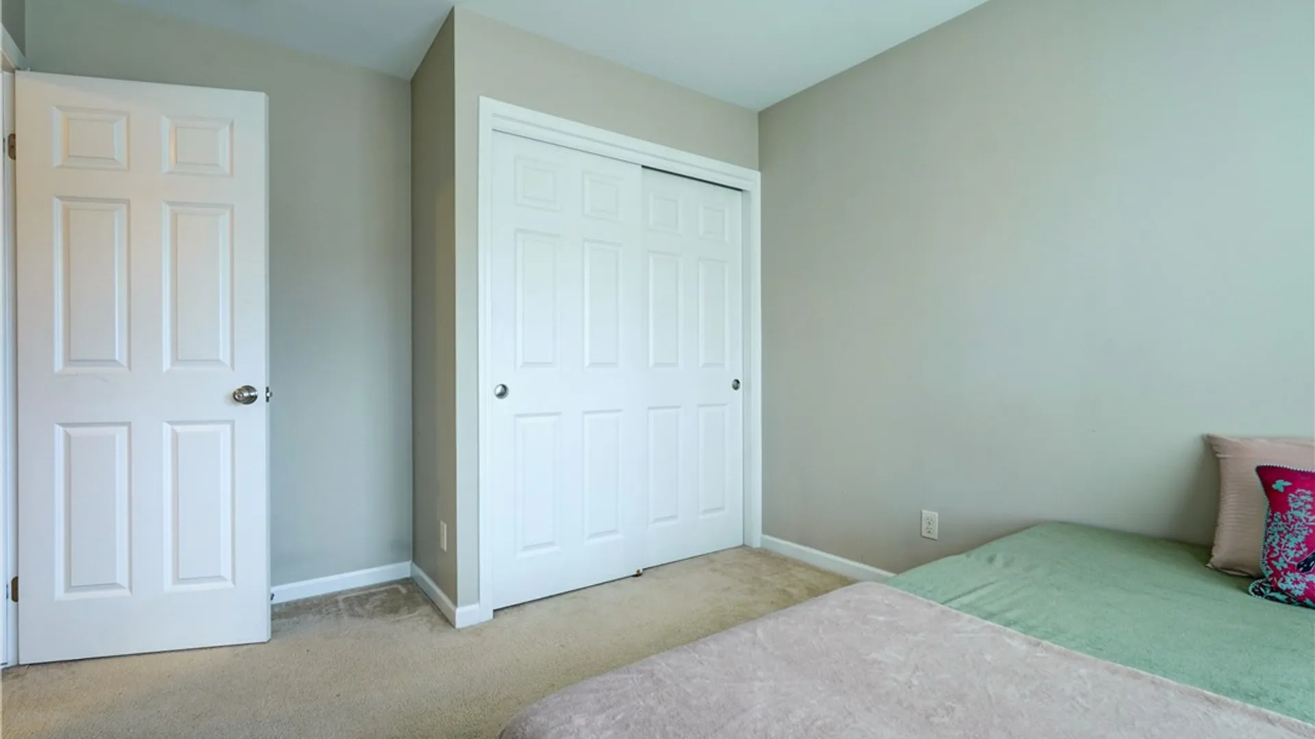 Property at 15 Brookscrest Way, Rochester, NY 14611 30