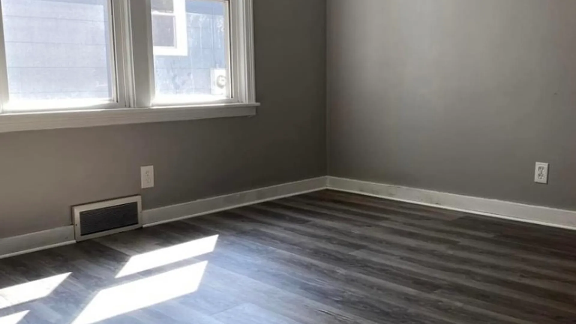 Property at 31 Savona Street, West Seneca, NY 14210 3