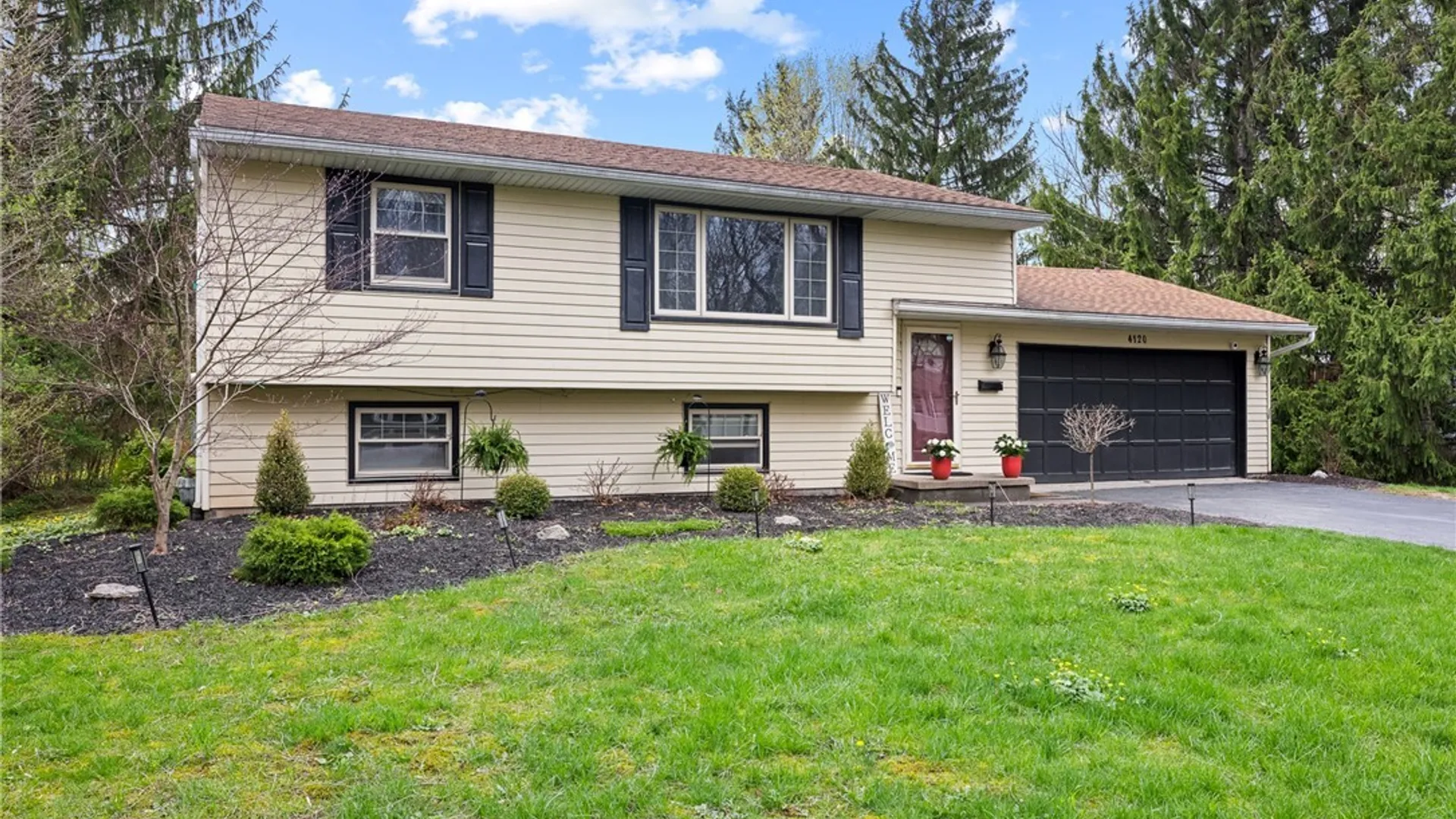 Property at 4120 Heather Drive, Clarence, NY 14221 2