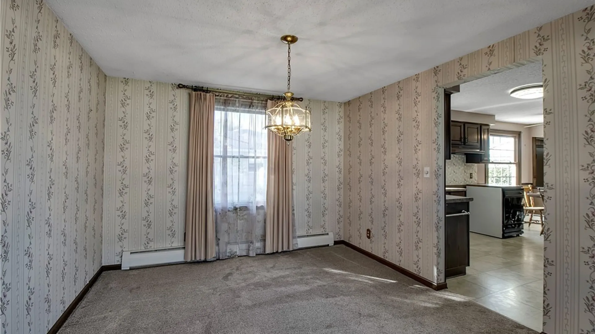 Property at 4 Windtree Lane, West Seneca, NY 14224 10