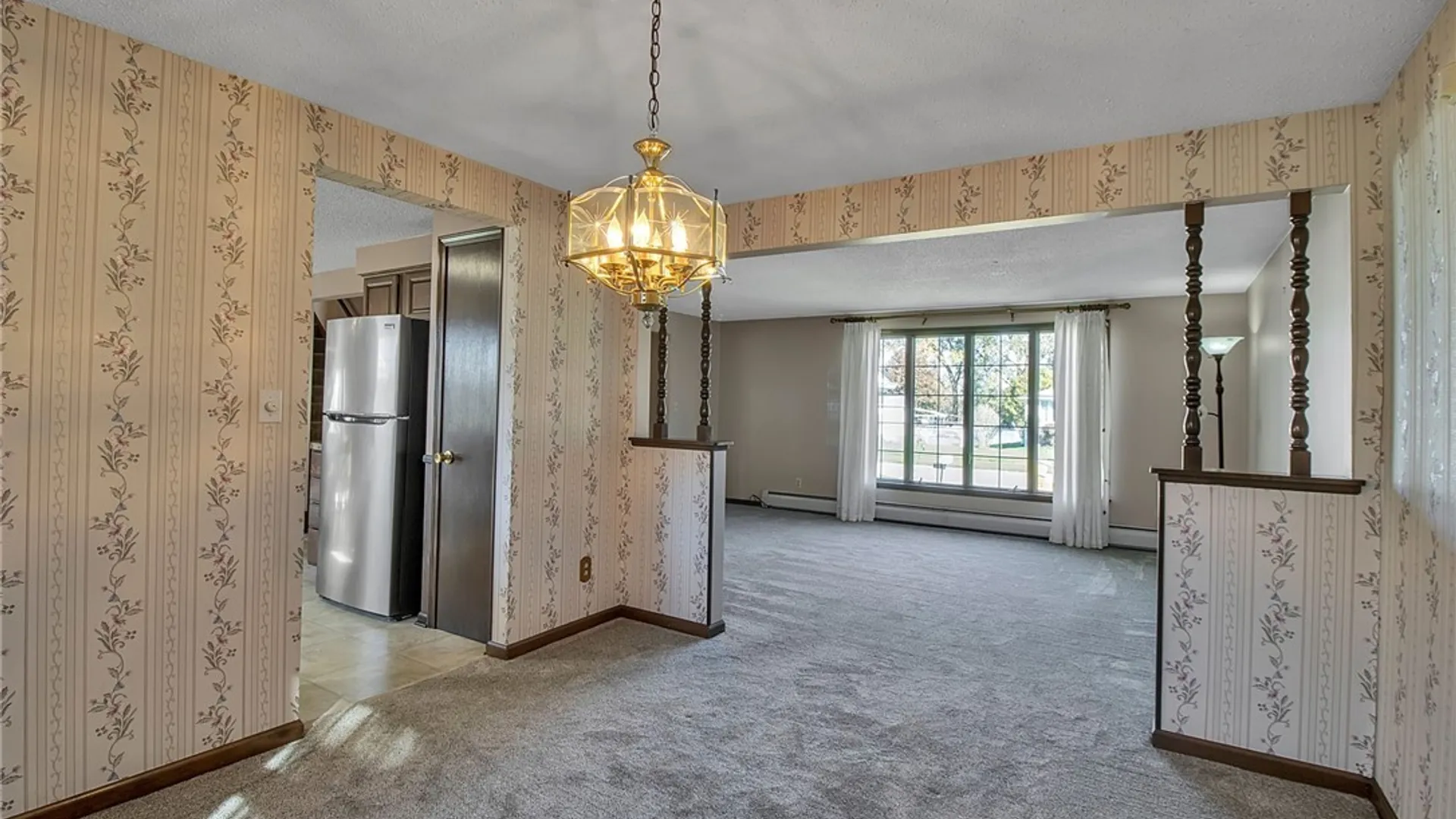 Property at 4 Windtree Lane, West Seneca, NY 14224 12