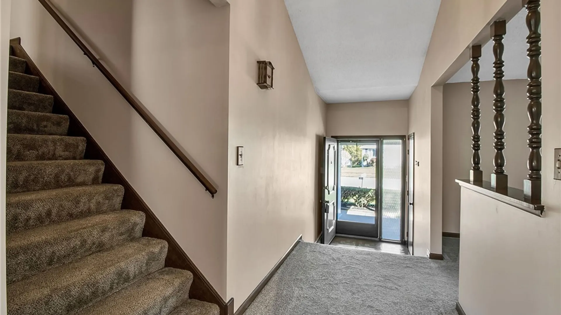 Property at 4 Windtree Lane, West Seneca, NY 14224 13